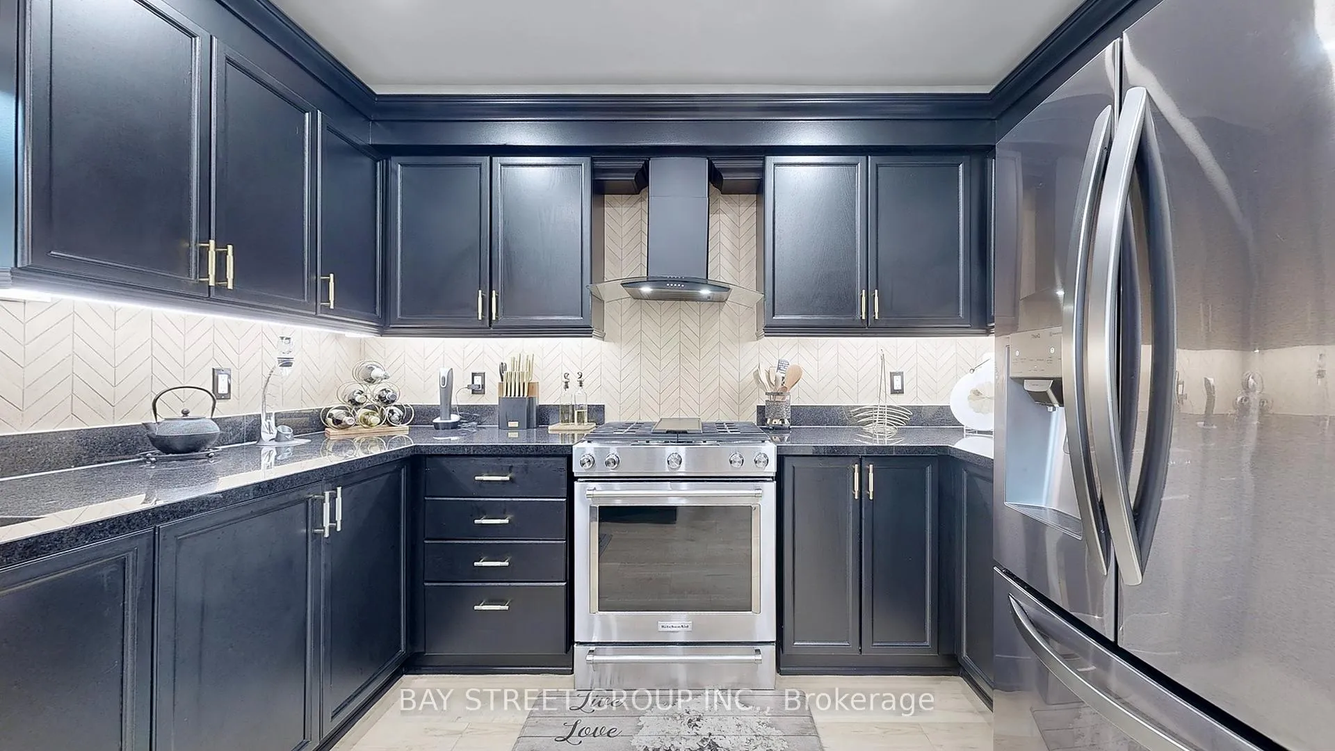 Photo 10 of 53 Priscilla's Place, Barrie, Painswick South — HOMEH