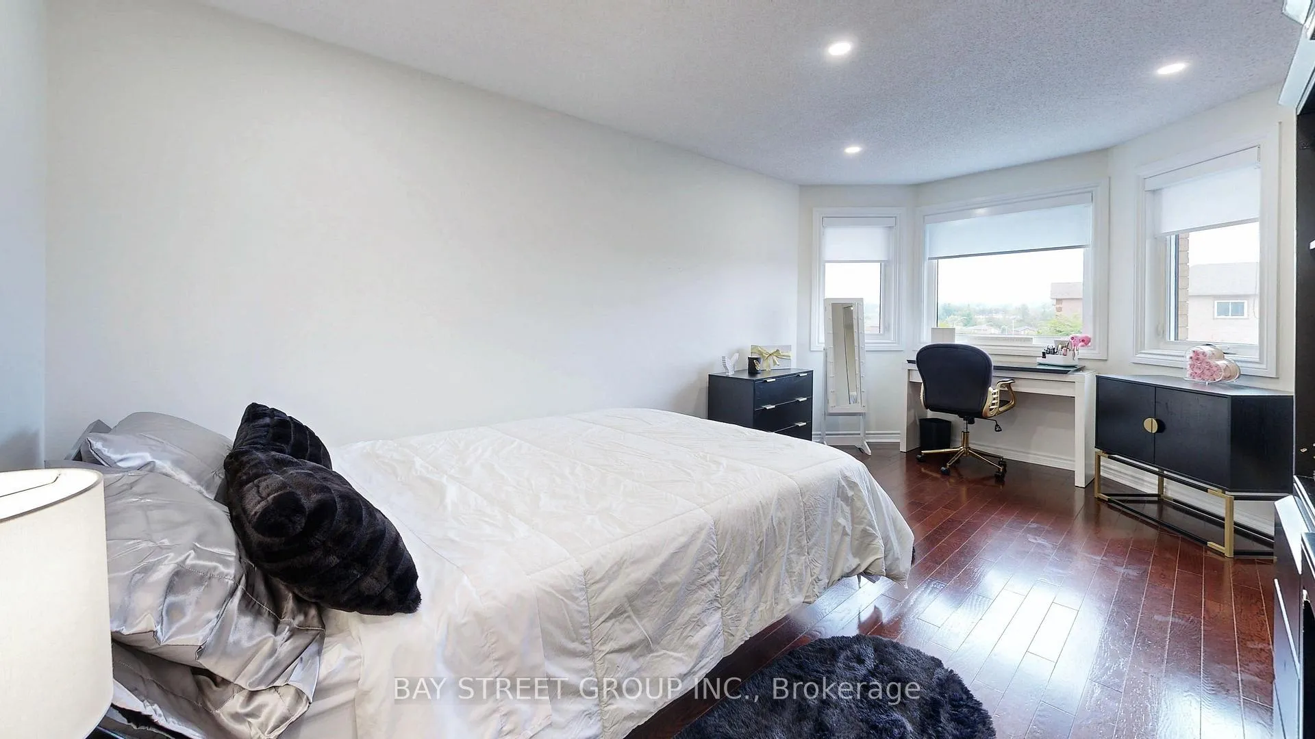 Photo 21 of 53 Priscilla's Place, Barrie, Painswick South — HOMEH