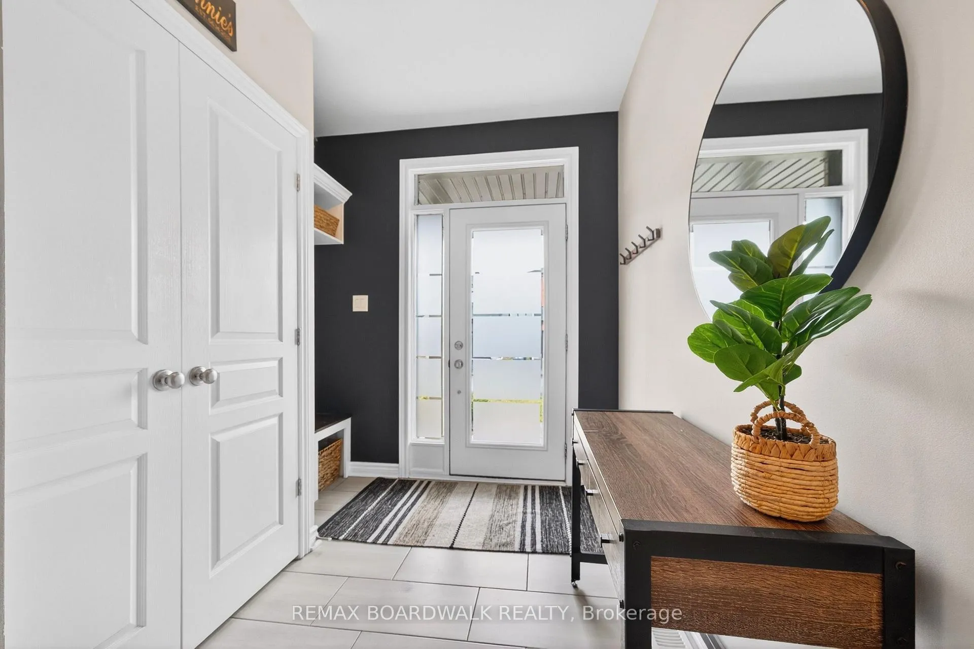 Photo 3 of 38 Thunderbolt Street, Ottawa, Kanata - Emerald Meadows/Trailwest — HOMEH