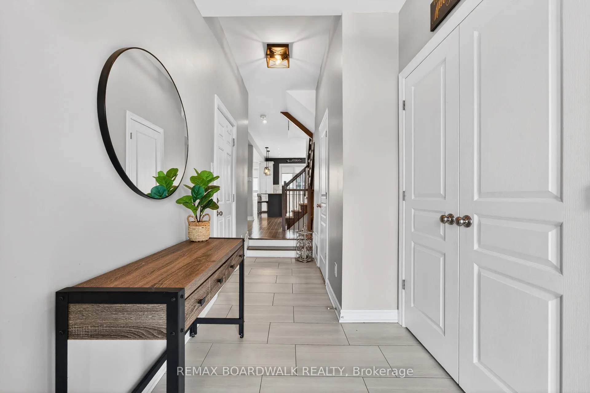 Photo 5 of 38 Thunderbolt Street, Ottawa, Kanata - Emerald Meadows/Trailwest — HOMEH