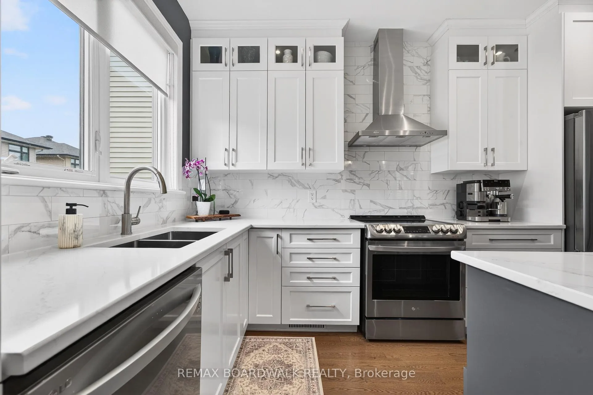 Photo 15 of 38 Thunderbolt Street, Ottawa, Kanata - Emerald Meadows/Trailwest — HOMEH