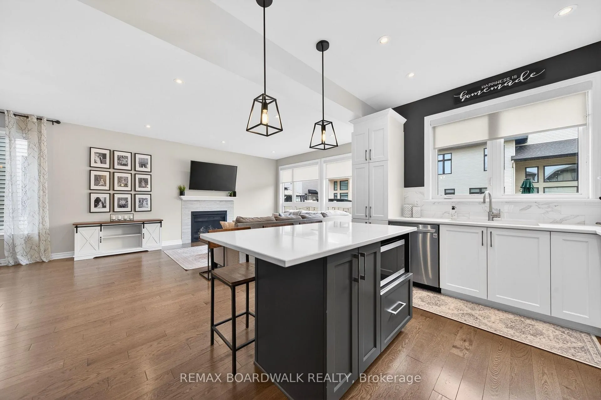 Photo 17 of 38 Thunderbolt Street, Ottawa, Kanata - Emerald Meadows/Trailwest — HOMEH