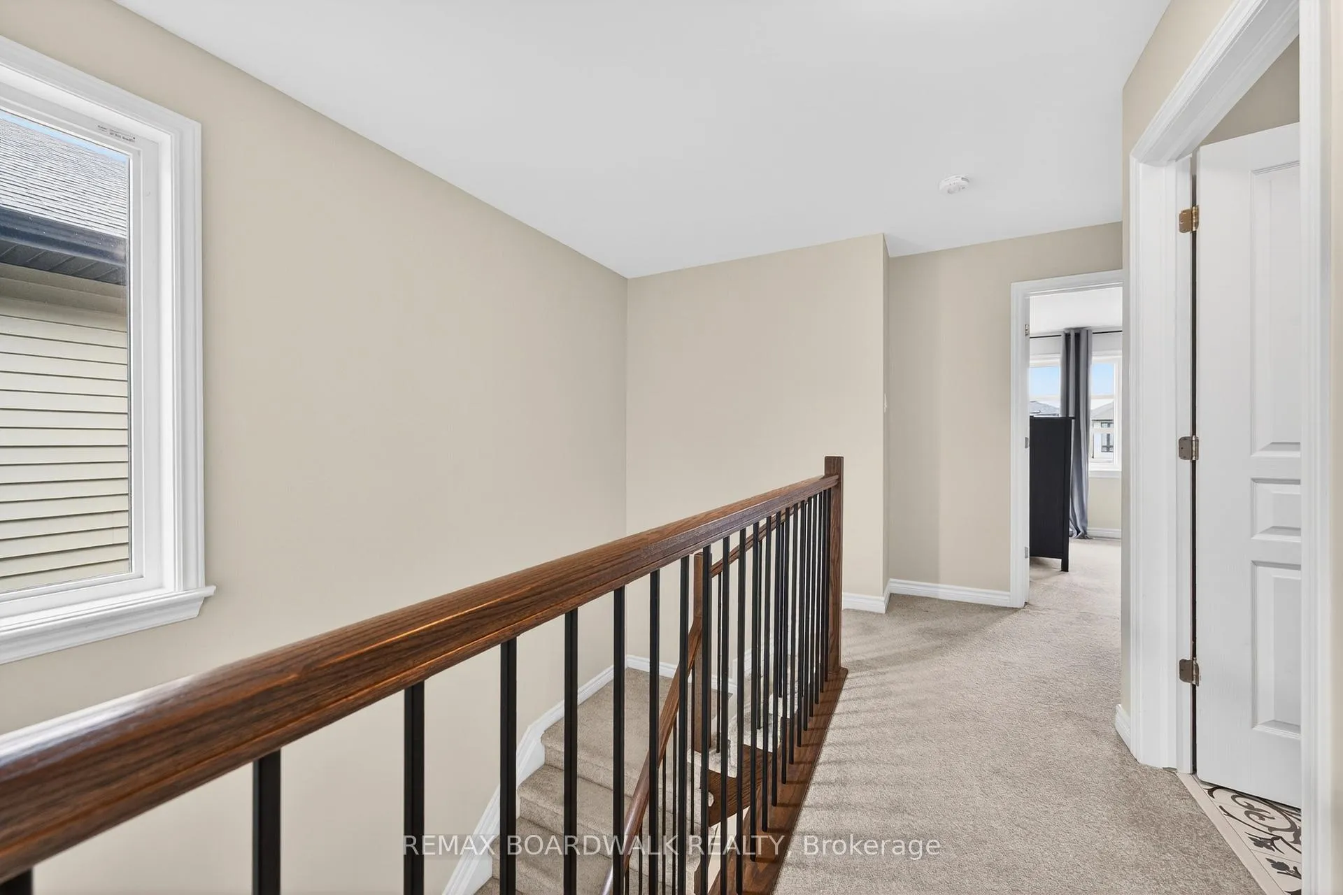 Photo 22 of 38 Thunderbolt Street, Ottawa, Kanata - Emerald Meadows/Trailwest — HOMEH