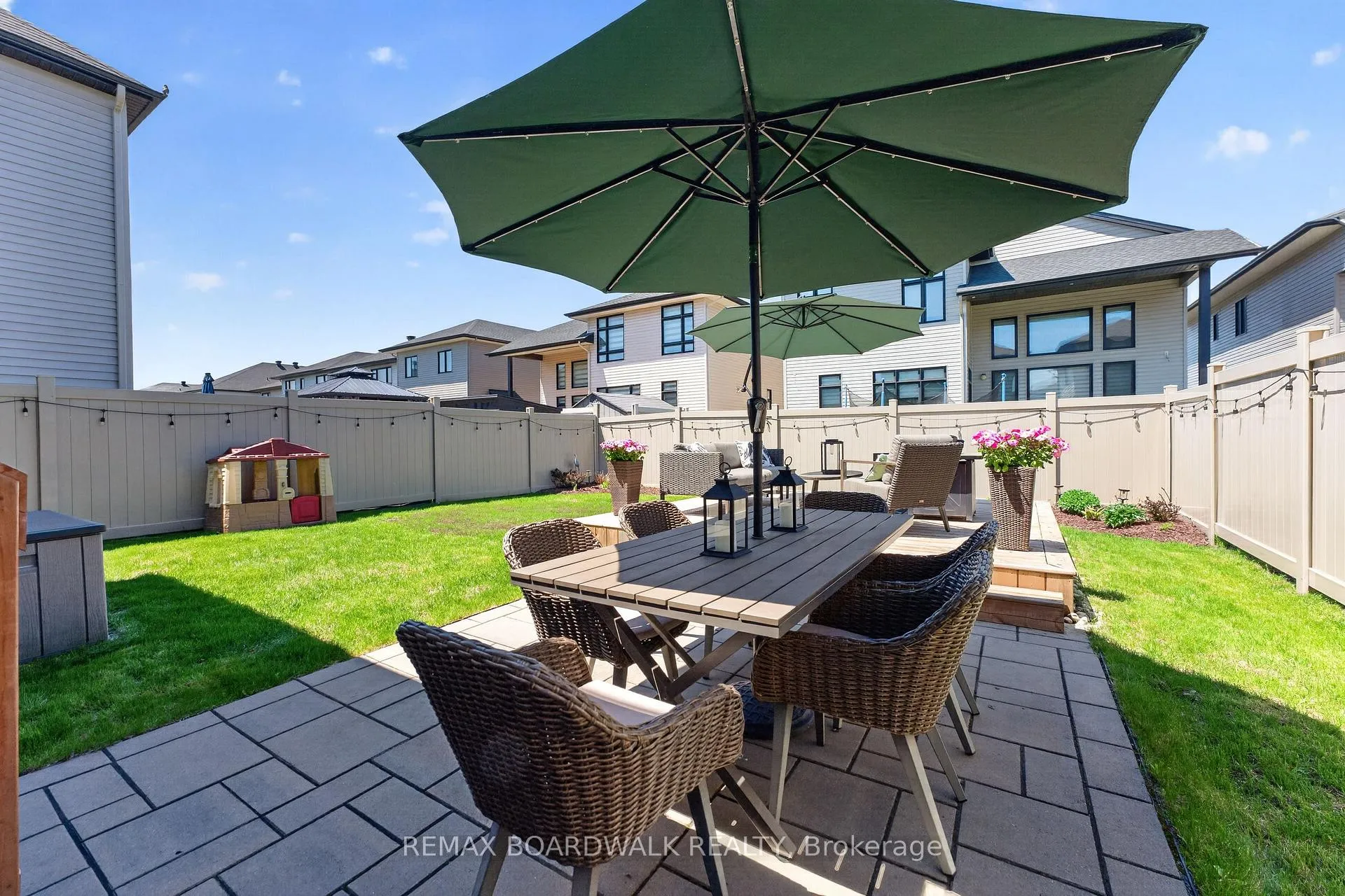 Photo 36 of 38 Thunderbolt Street, Ottawa, Kanata - Emerald Meadows/Trailwest — HOMEH