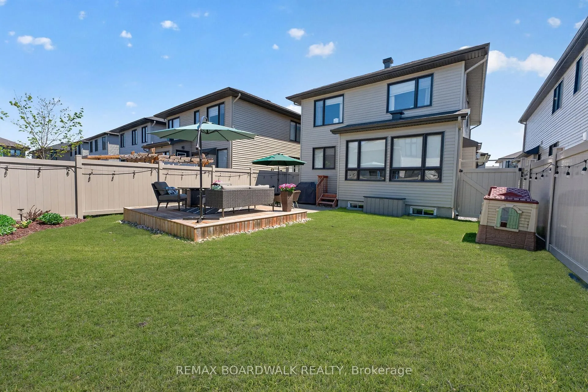 Photo 38 of 38 Thunderbolt Street, Ottawa, Kanata - Emerald Meadows/Trailwest — HOMEH