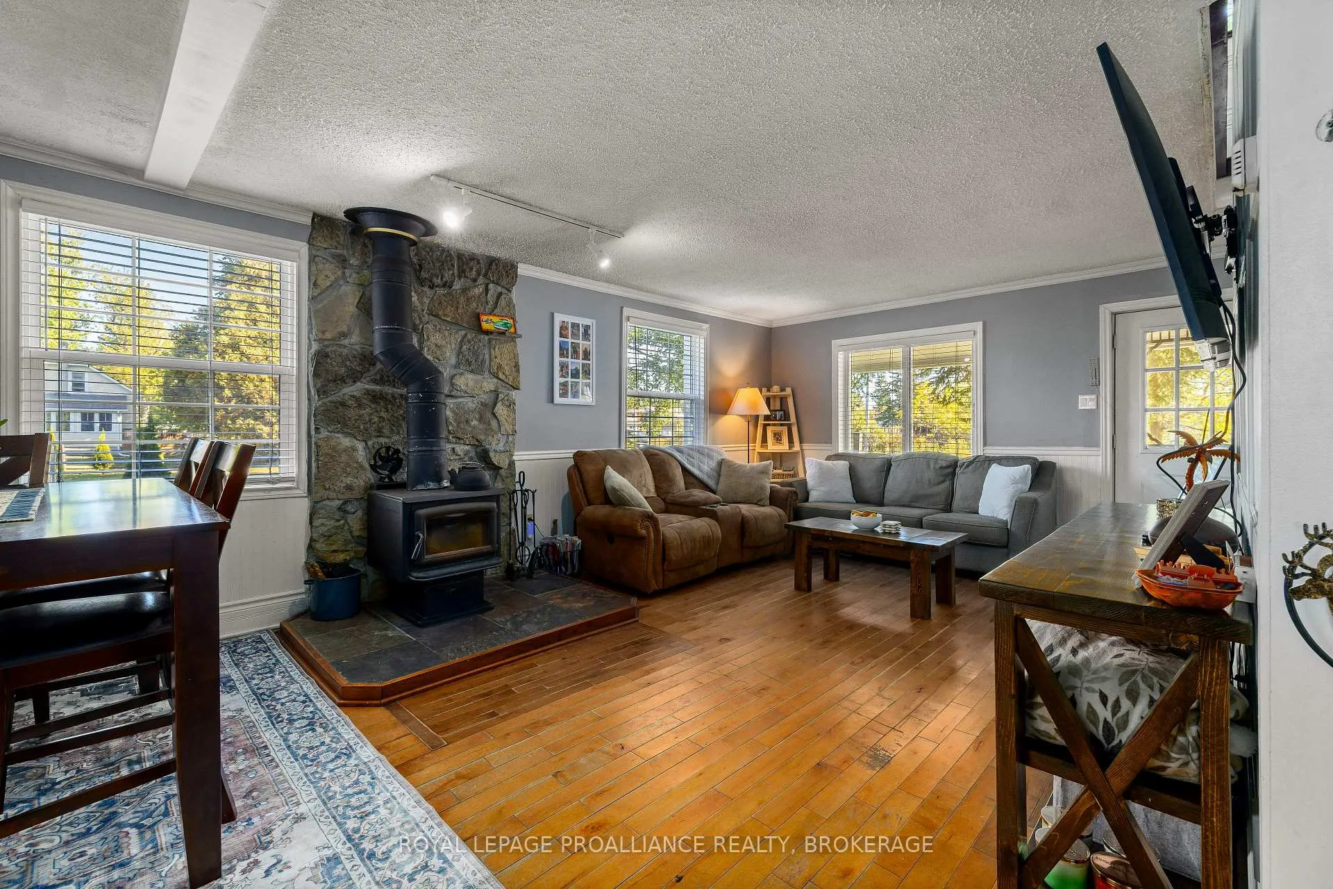 Photo 6 of 6045 Verona Street, Frontenac, Frontenac South — HOMEH