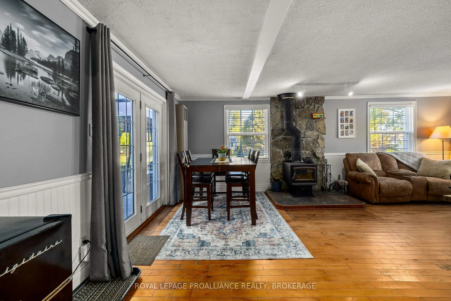 Photo 7 of 6045 Verona Street, Frontenac, Frontenac South — HOMEH