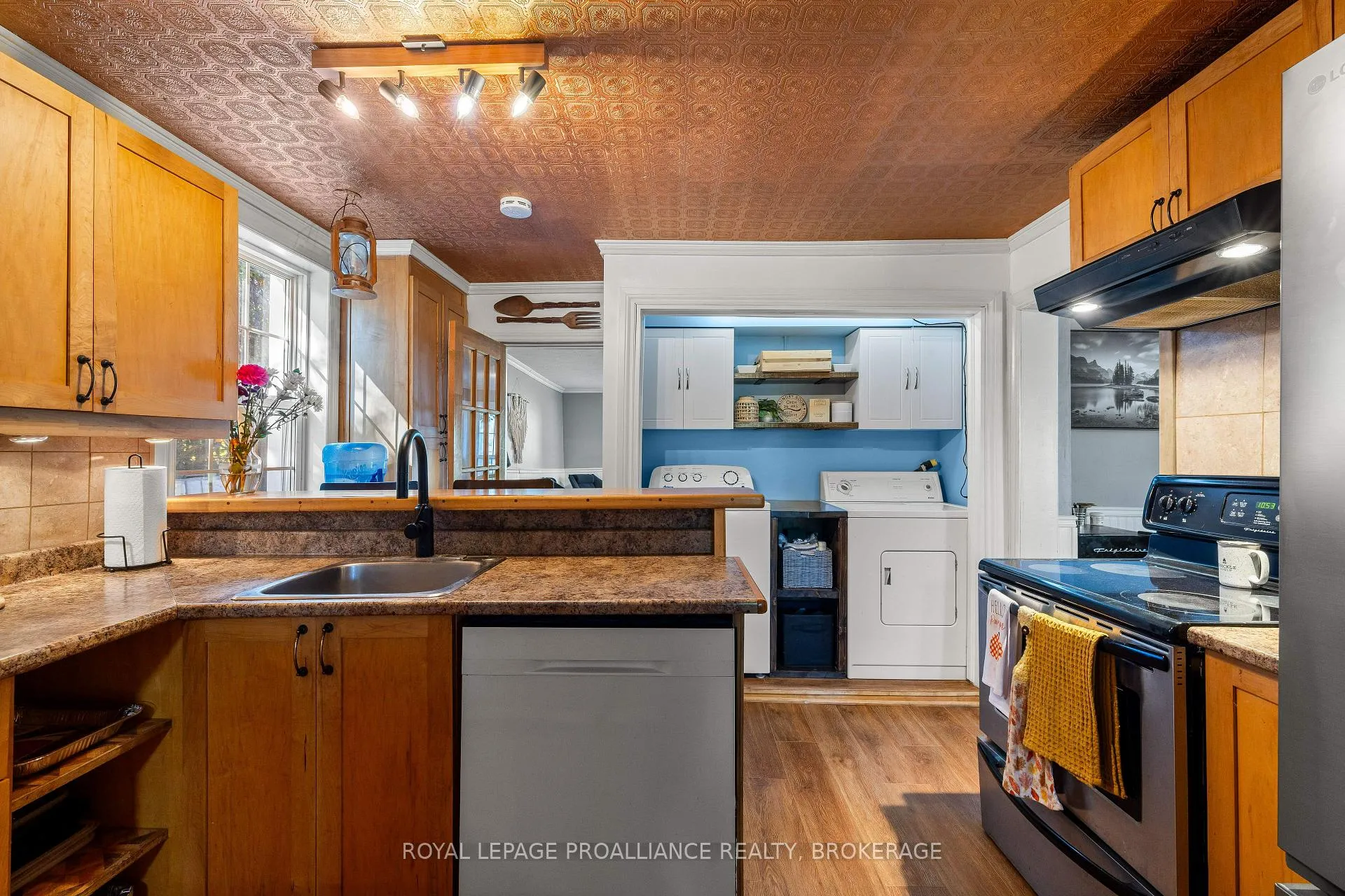 Photo 13 of 6045 Verona Street, Frontenac, Frontenac South — HOMEH