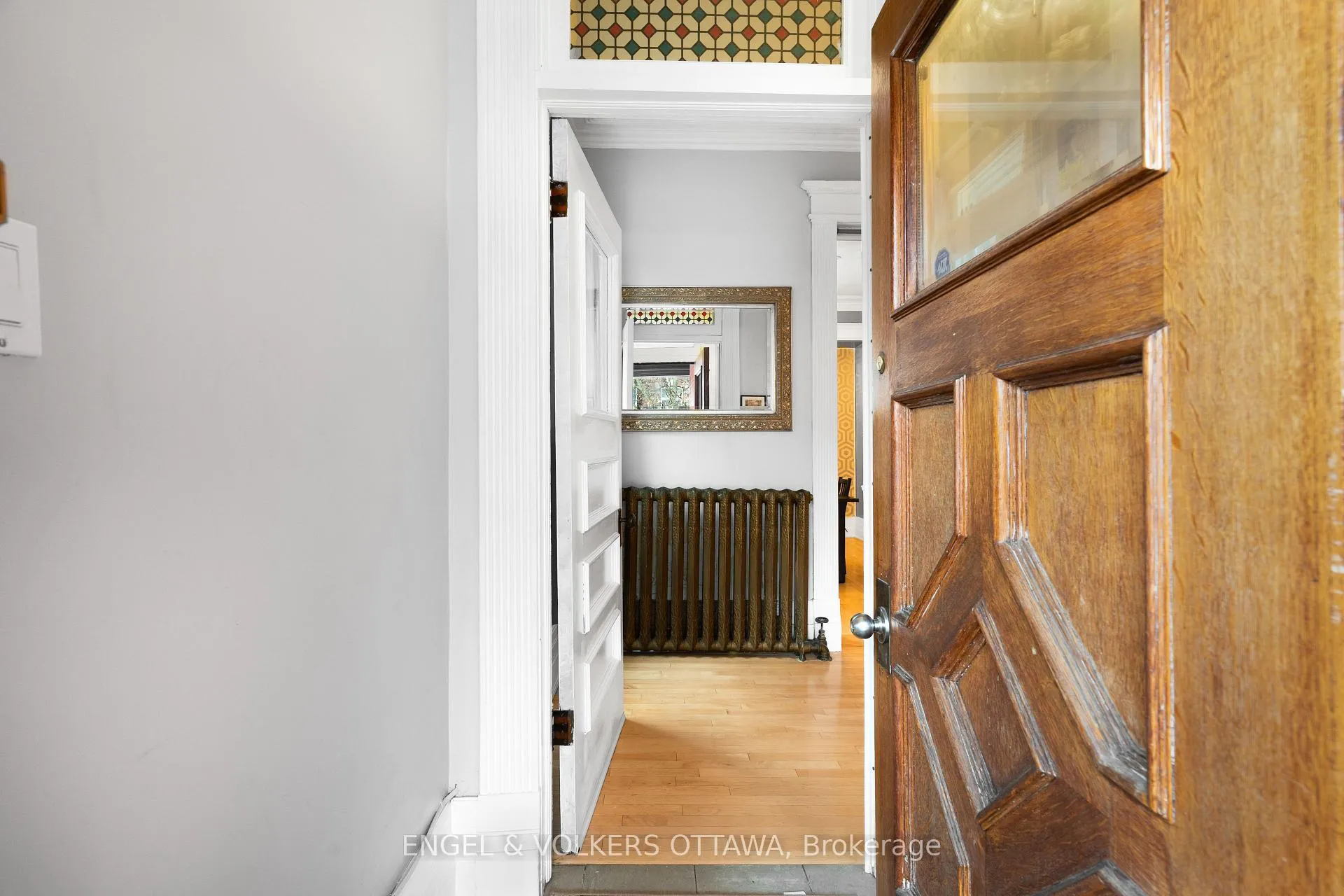 Photo 4 of 553 Gilmour Street, Ottawa, Ottawa Centre — HOMEH