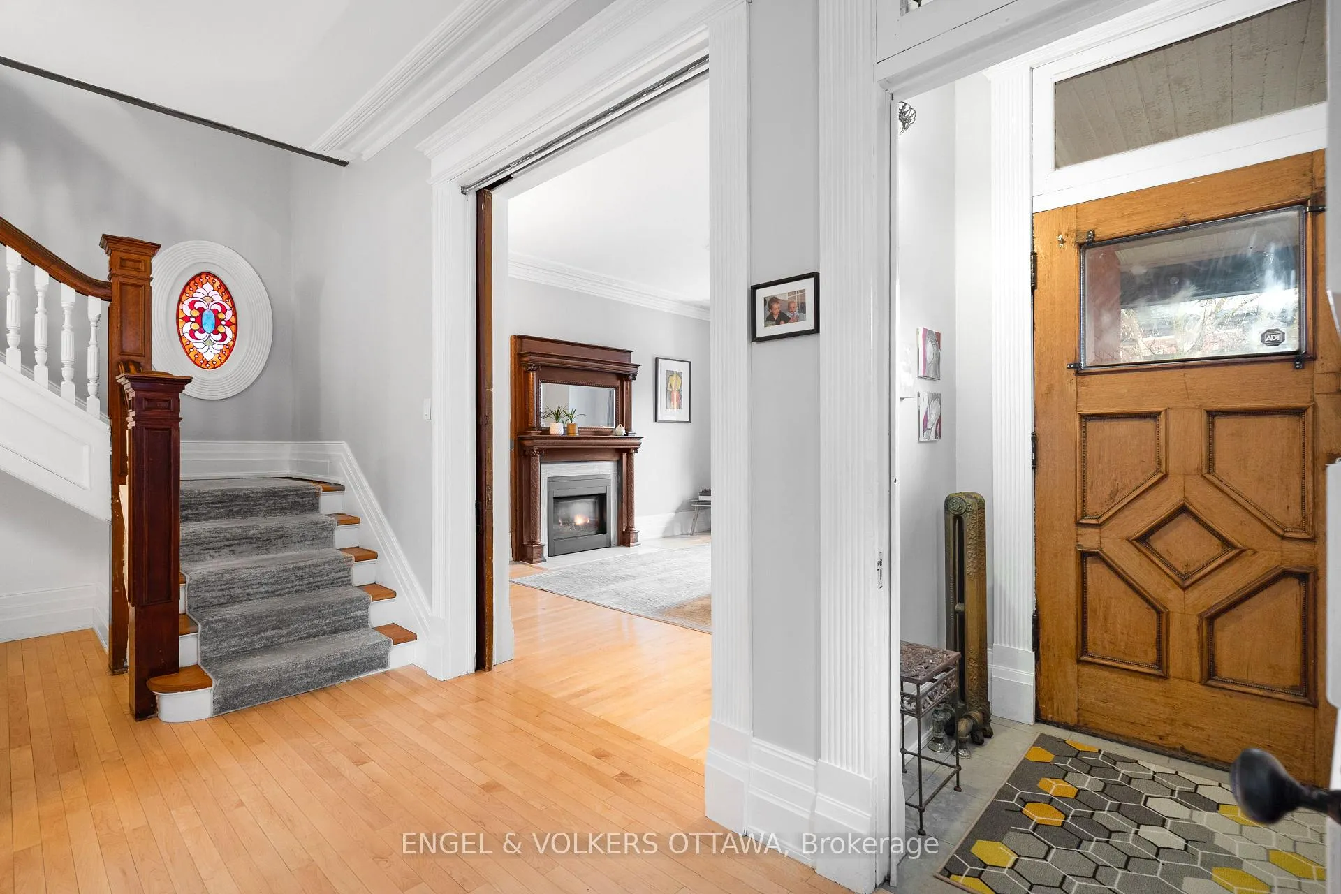 Photo 5 of 553 Gilmour Street, Ottawa, Ottawa Centre — HOMEH
