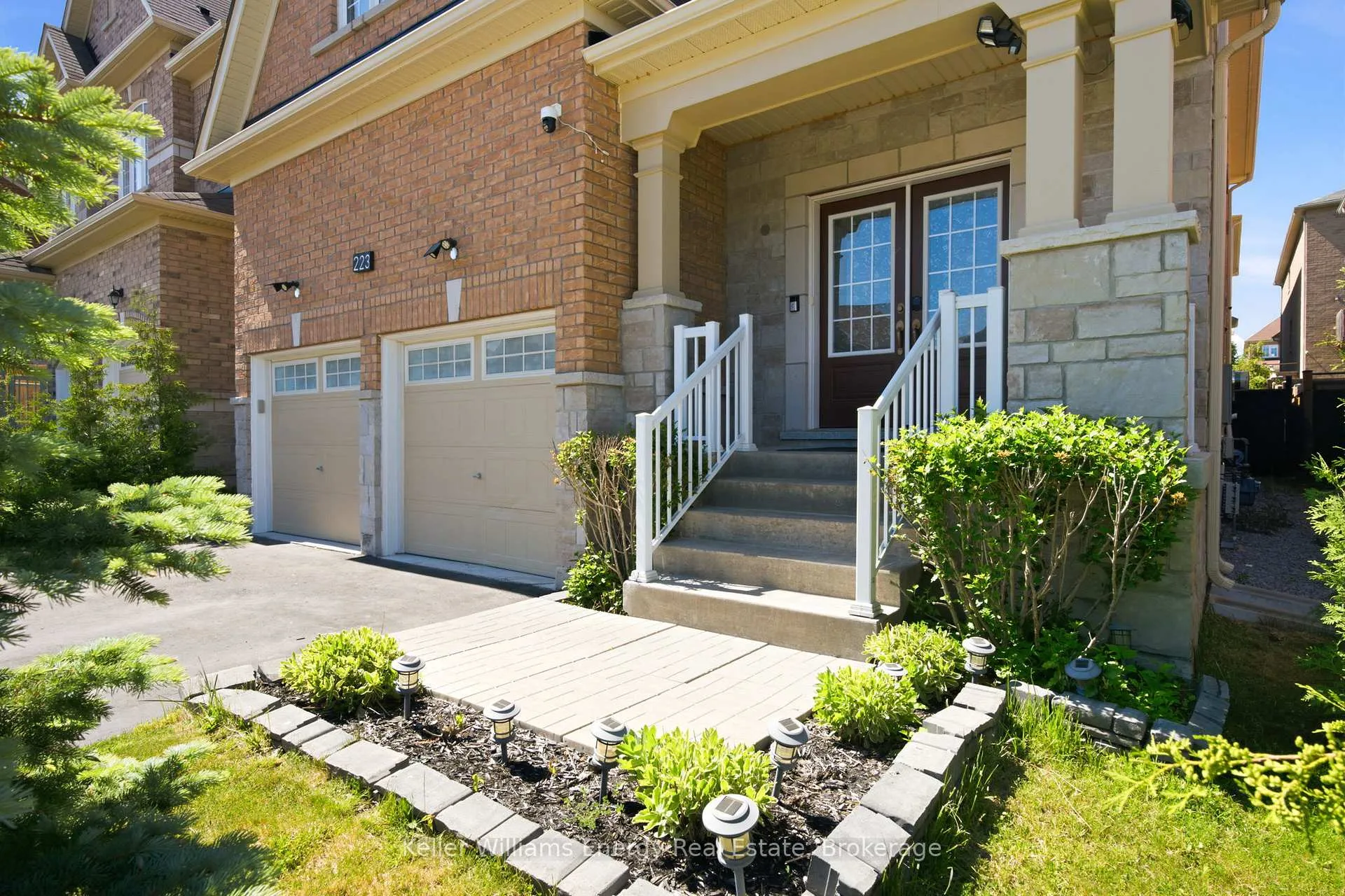 Photo 3 of 223 Lyle Drive, Clarington, Bowmanville — HOMEH