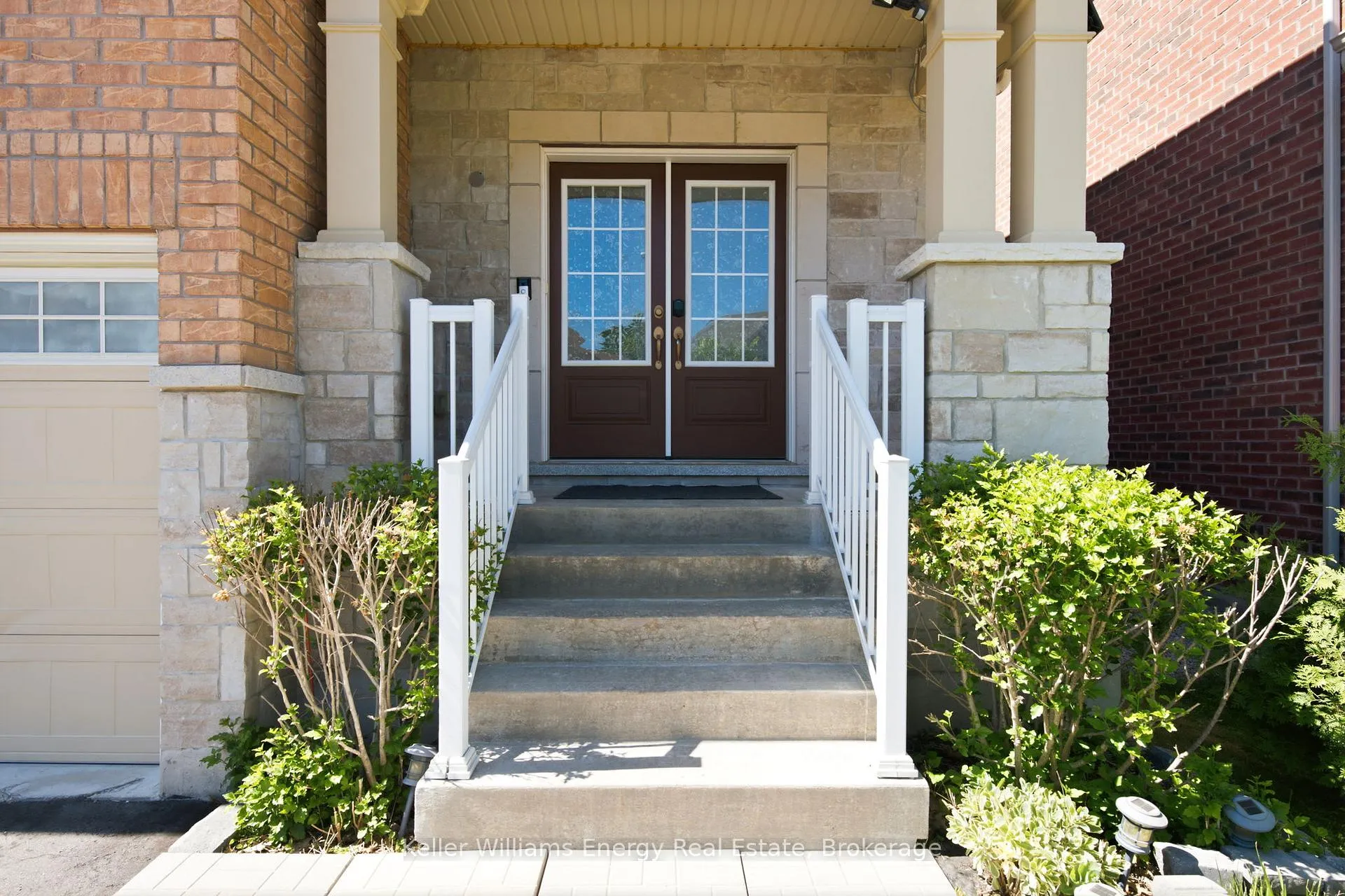 Photo 4 of 223 Lyle Drive, Clarington, Bowmanville — HOMEH