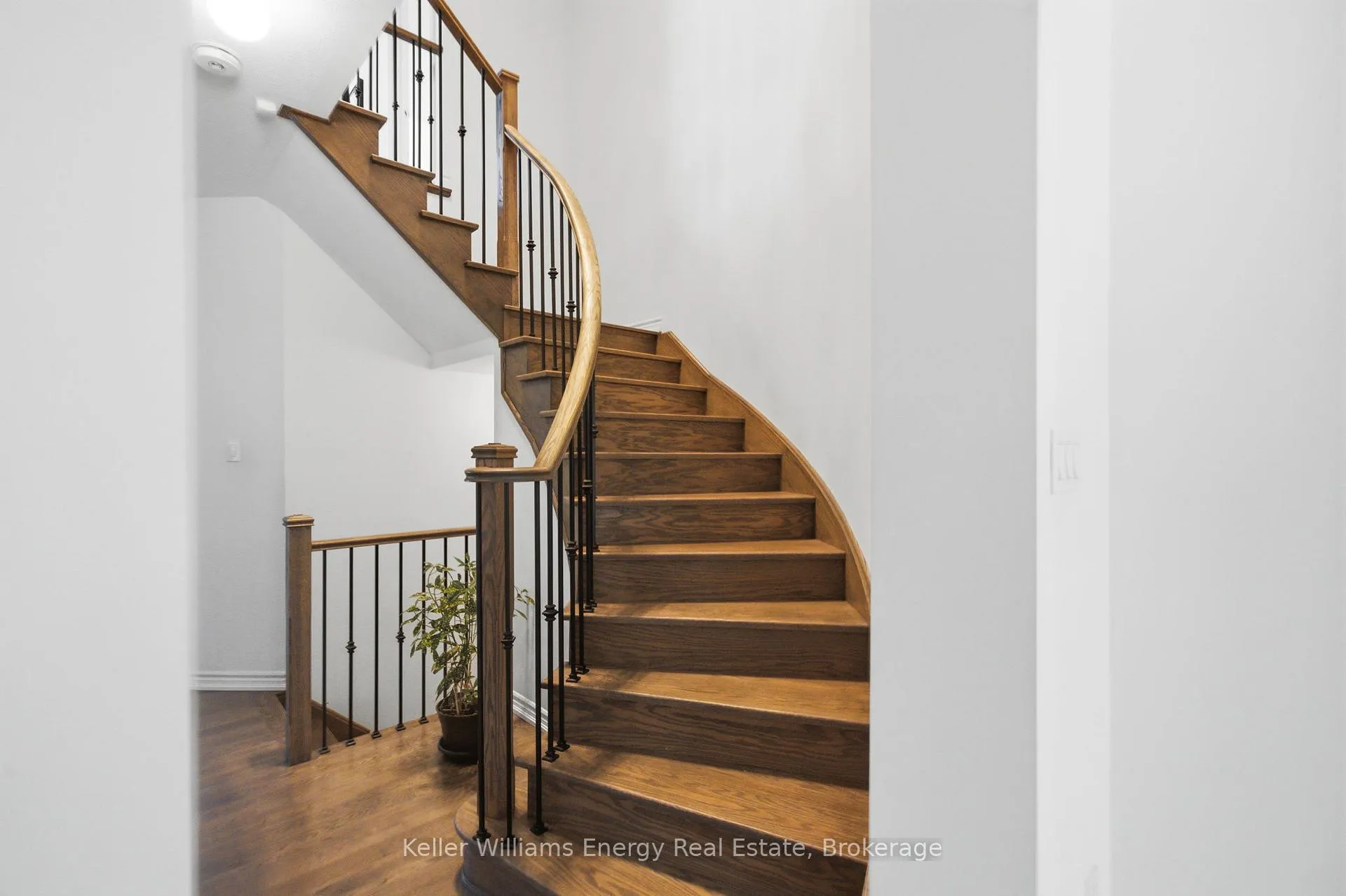 Photo 18 of 223 Lyle Drive, Clarington, Bowmanville — HOMEH