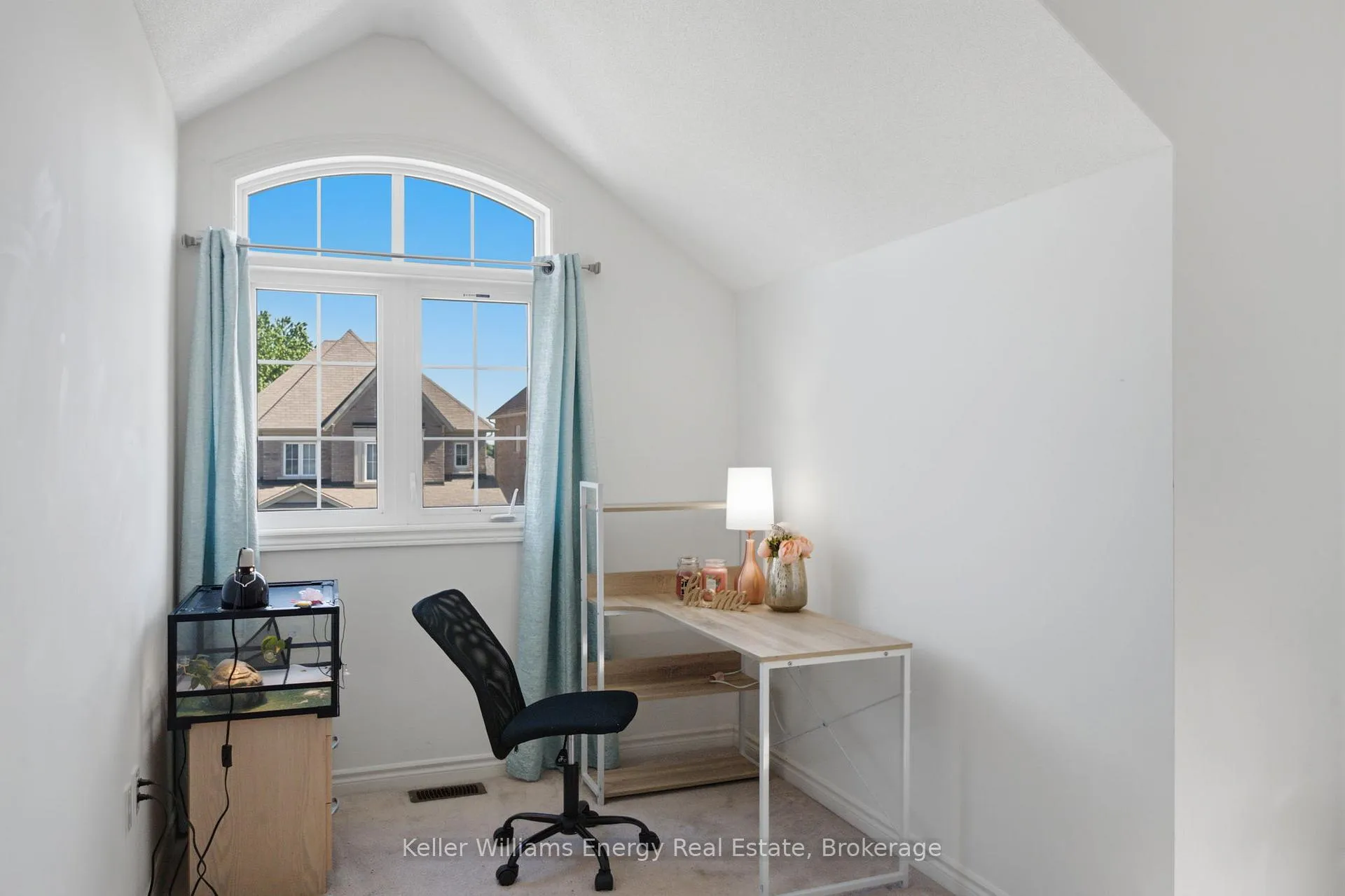 Photo 32 of 223 Lyle Drive, Clarington, Bowmanville — HOMEH