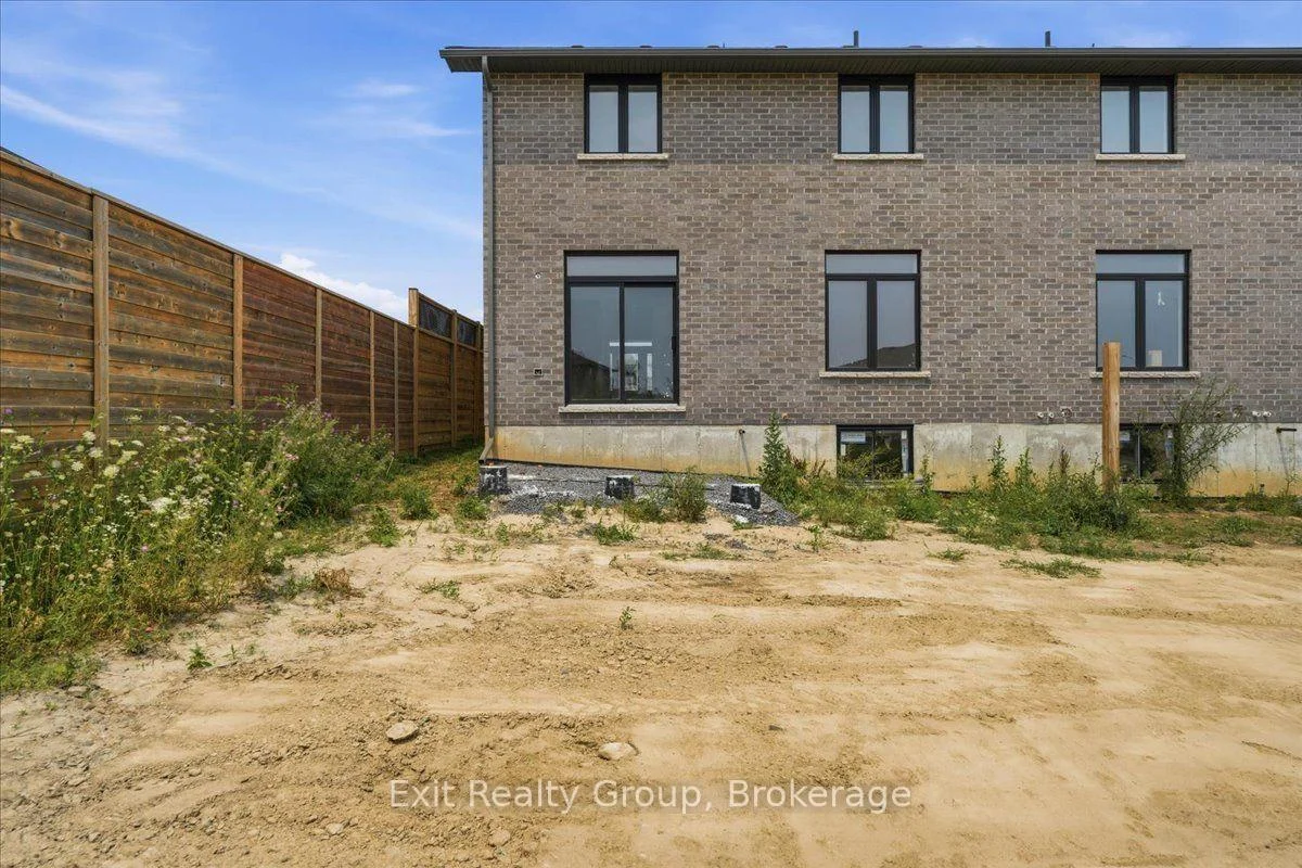 Photo 46 of 93 Wims Way, Belleville, Thurlow Ward — HOMEH
