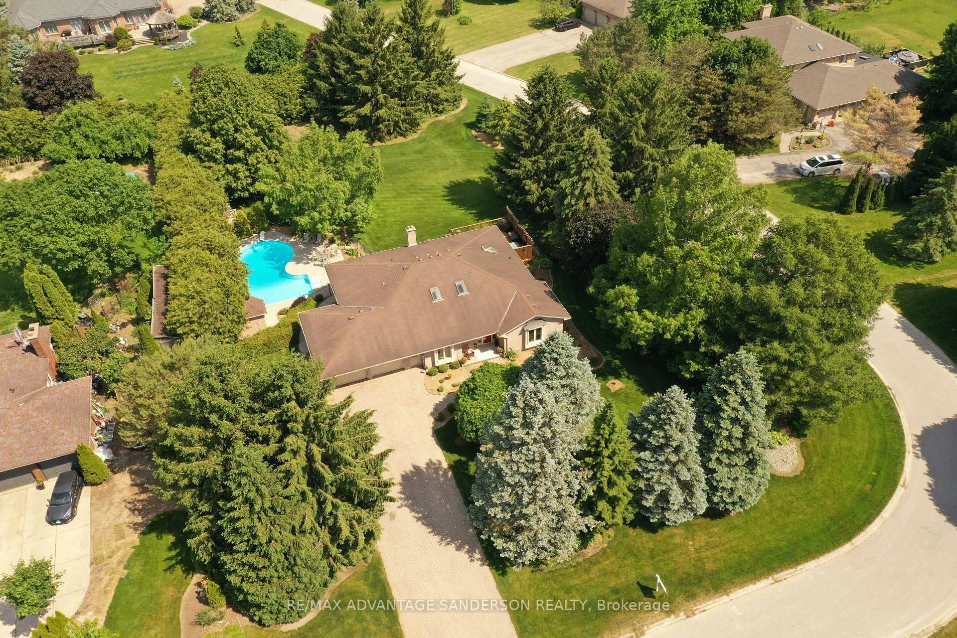 Photo 1 of 109 Salisbury Drive, Middlesex Centre, Birr — HOMEH