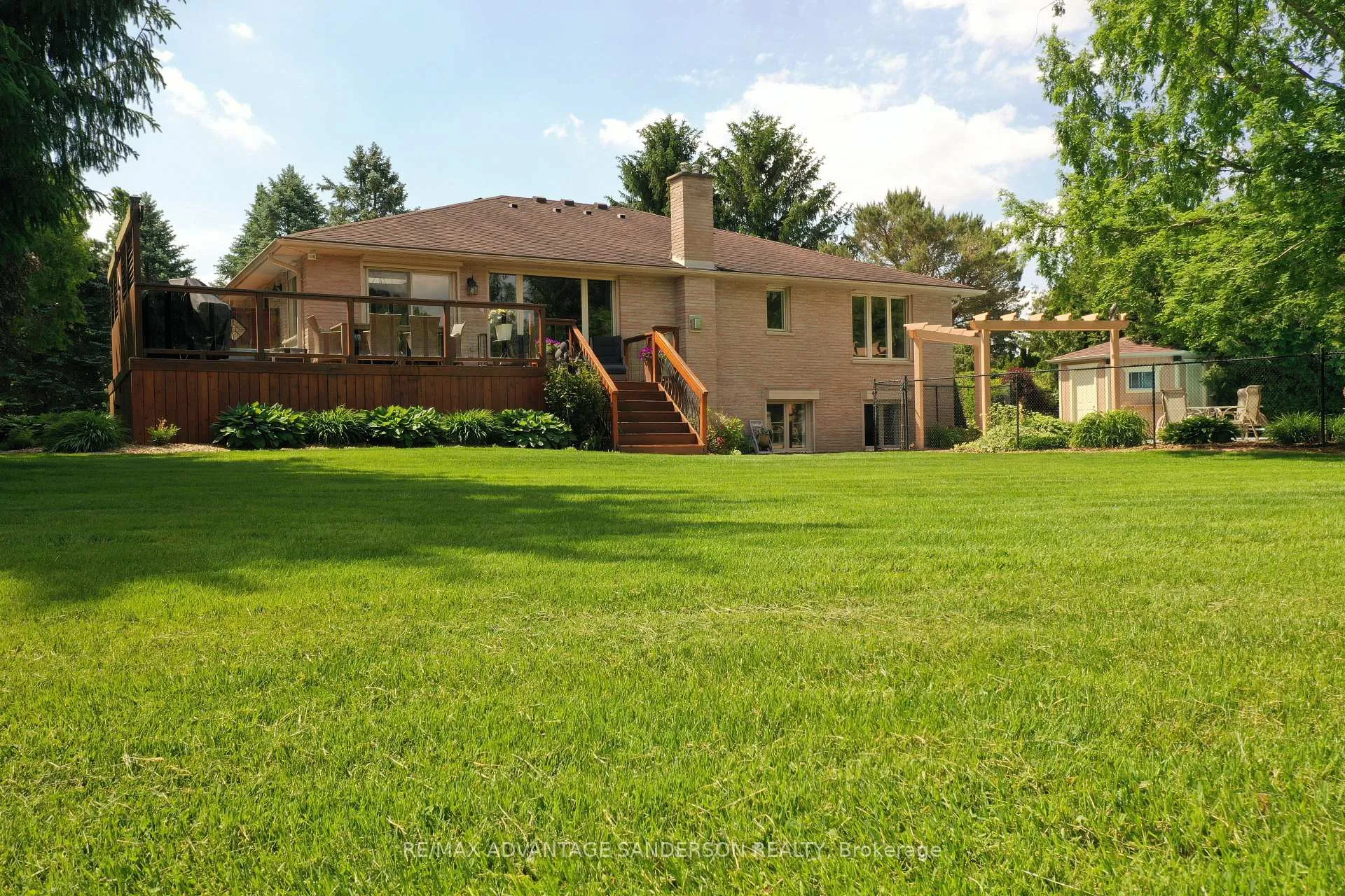 Photo 7 of 109 Salisbury Drive, Middlesex Centre, Birr — HOMEH