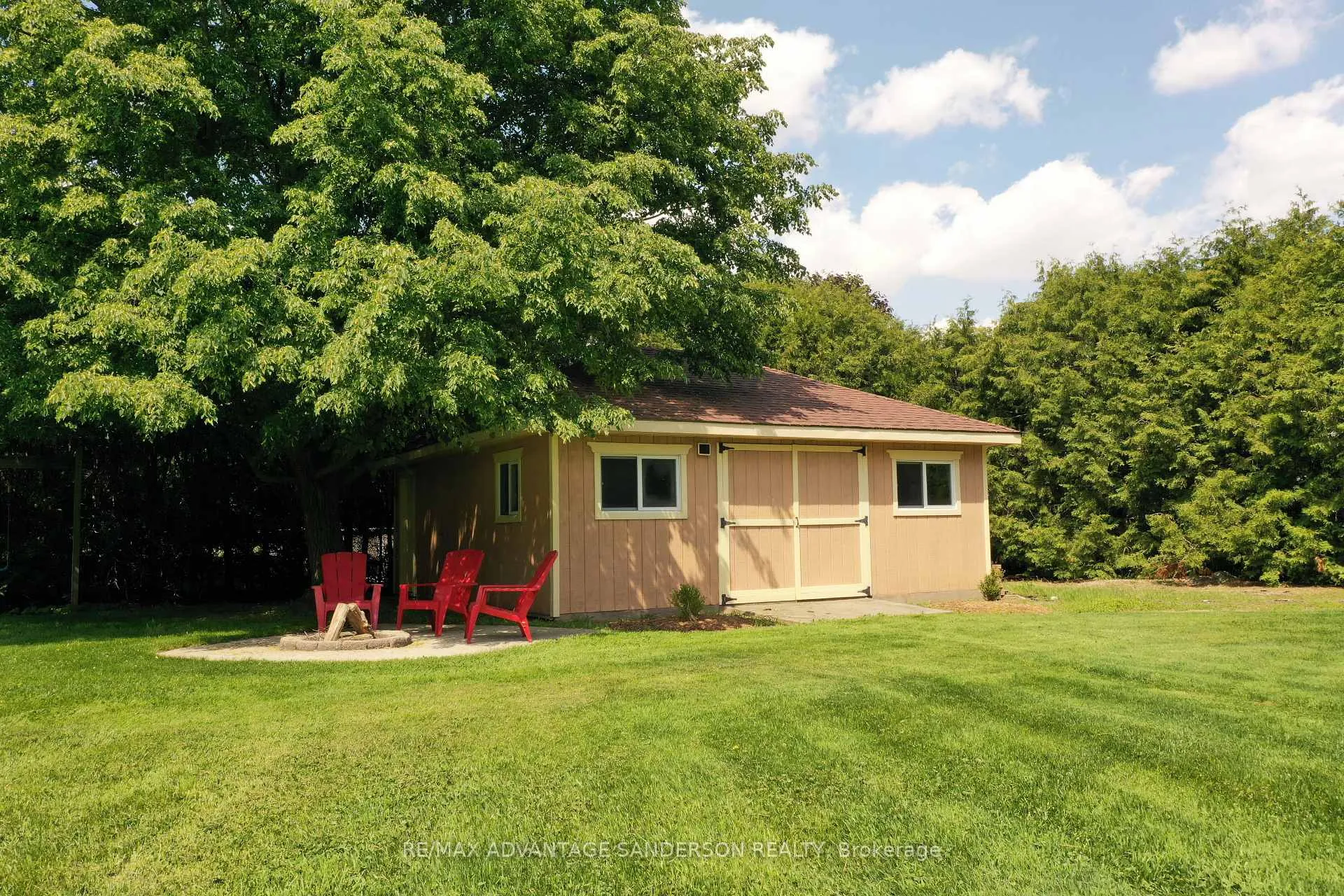 Photo 11 of 109 Salisbury Drive, Middlesex Centre, Birr — HOMEH