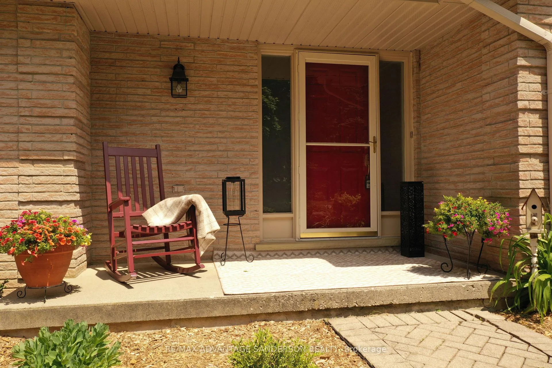 Photo 14 of 109 Salisbury Drive, Middlesex Centre, Birr — HOMEH