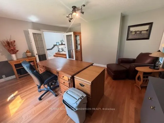 Photo 16 of 109 Salisbury Drive, Middlesex Centre, Birr — HOMEH