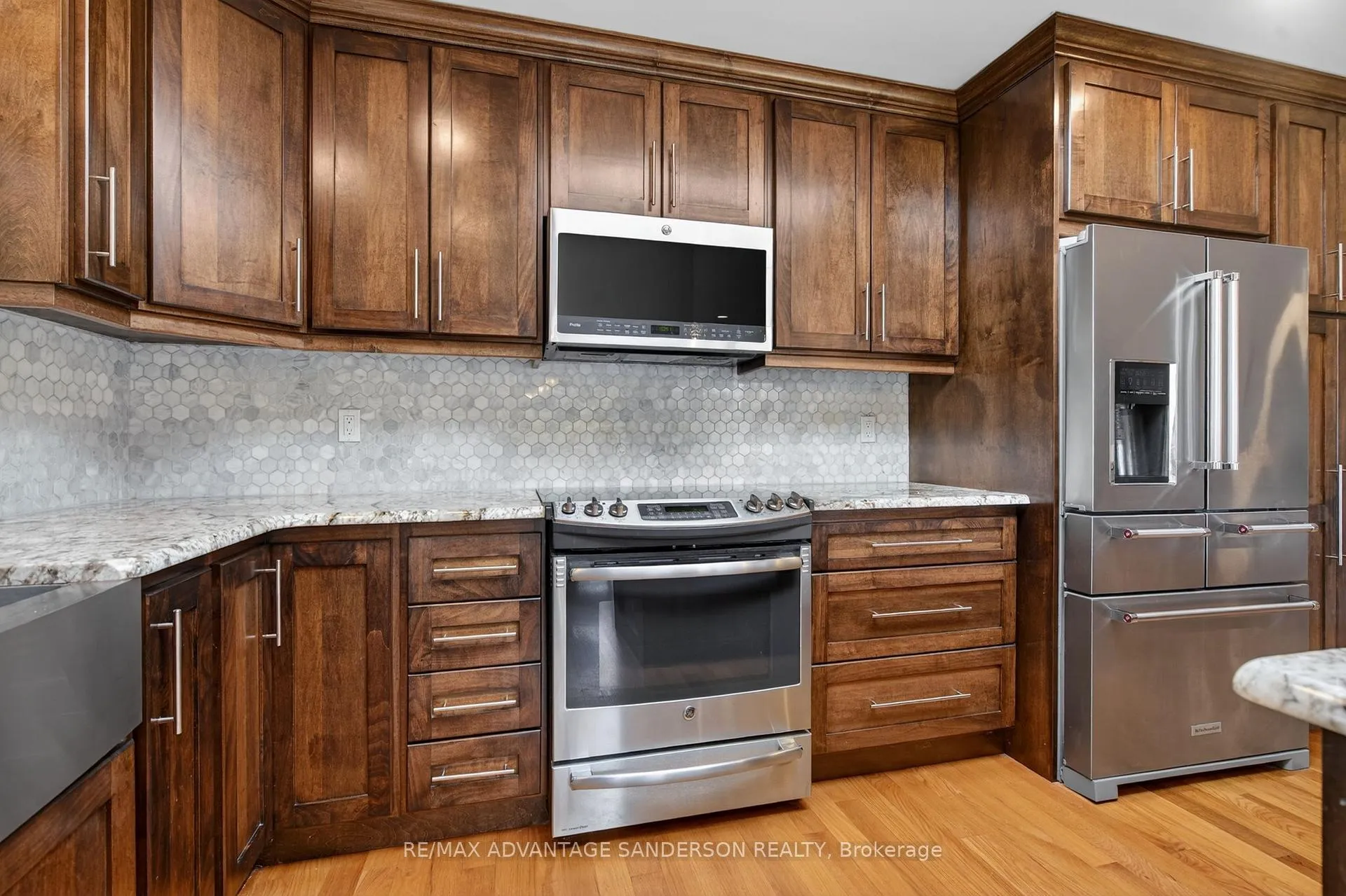 Photo 21 of 109 Salisbury Drive, Middlesex Centre, Birr — HOMEH
