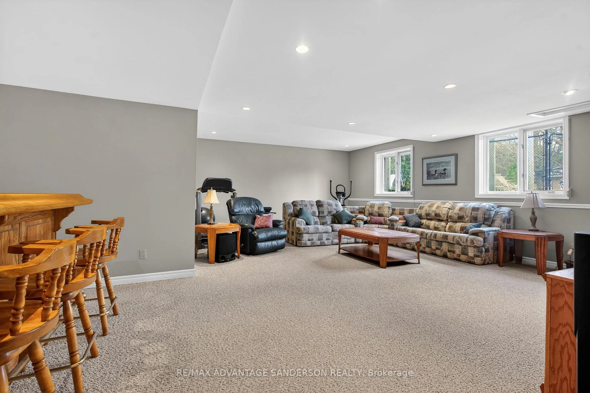 Photo 32 of 109 Salisbury Drive, Middlesex Centre, Birr — HOMEH