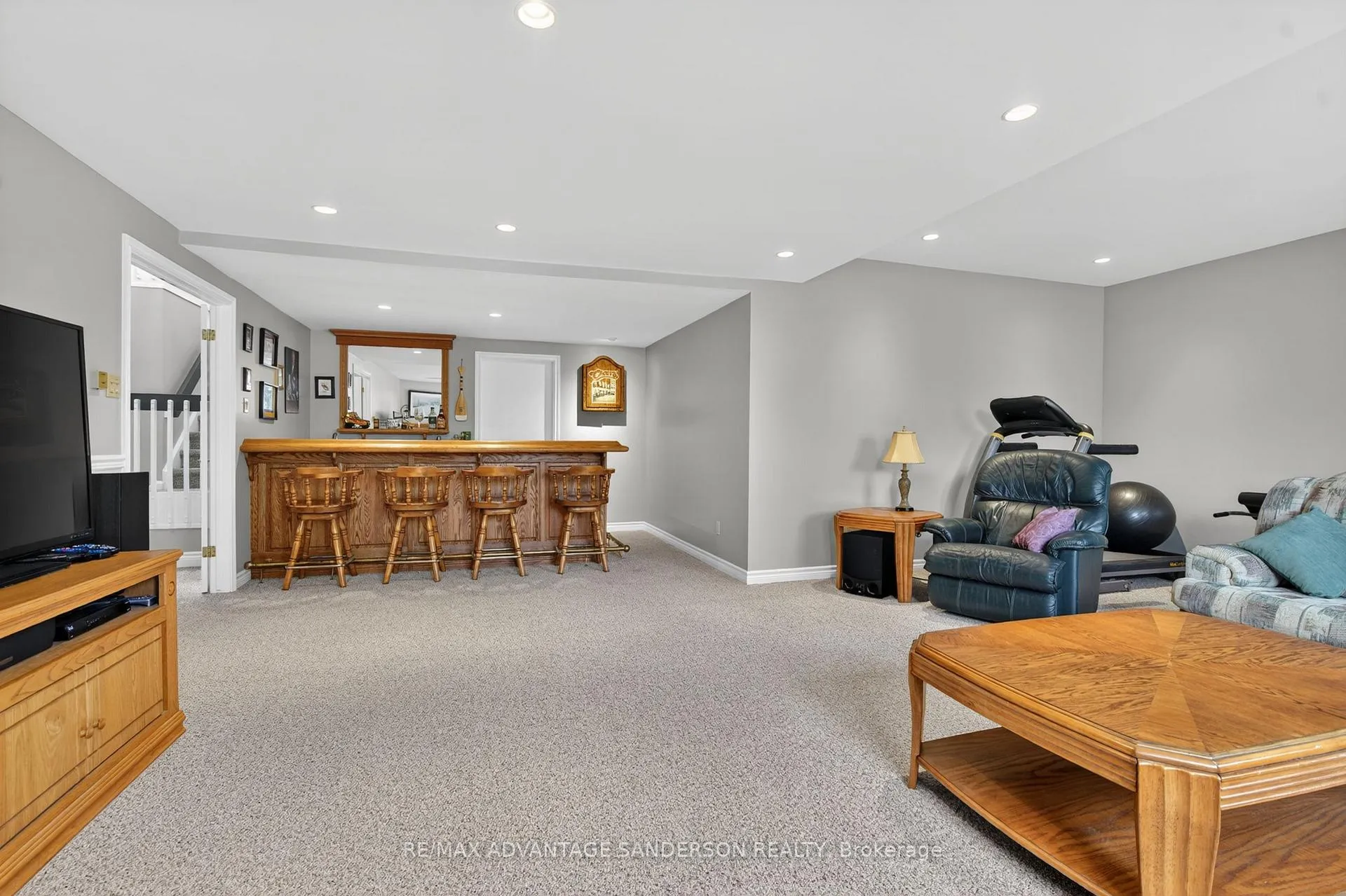 Photo 33 of 109 Salisbury Drive, Middlesex Centre, Birr — HOMEH