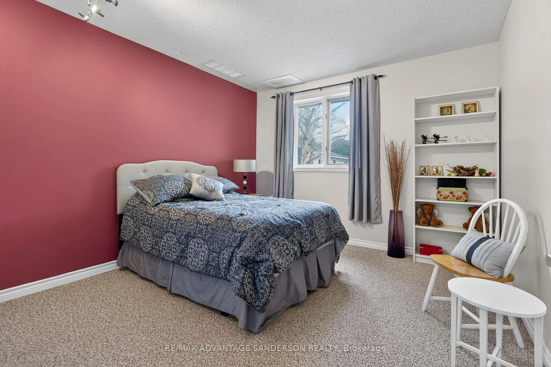 Photo 36 of 109 Salisbury Drive, Middlesex Centre, Birr — HOMEH
