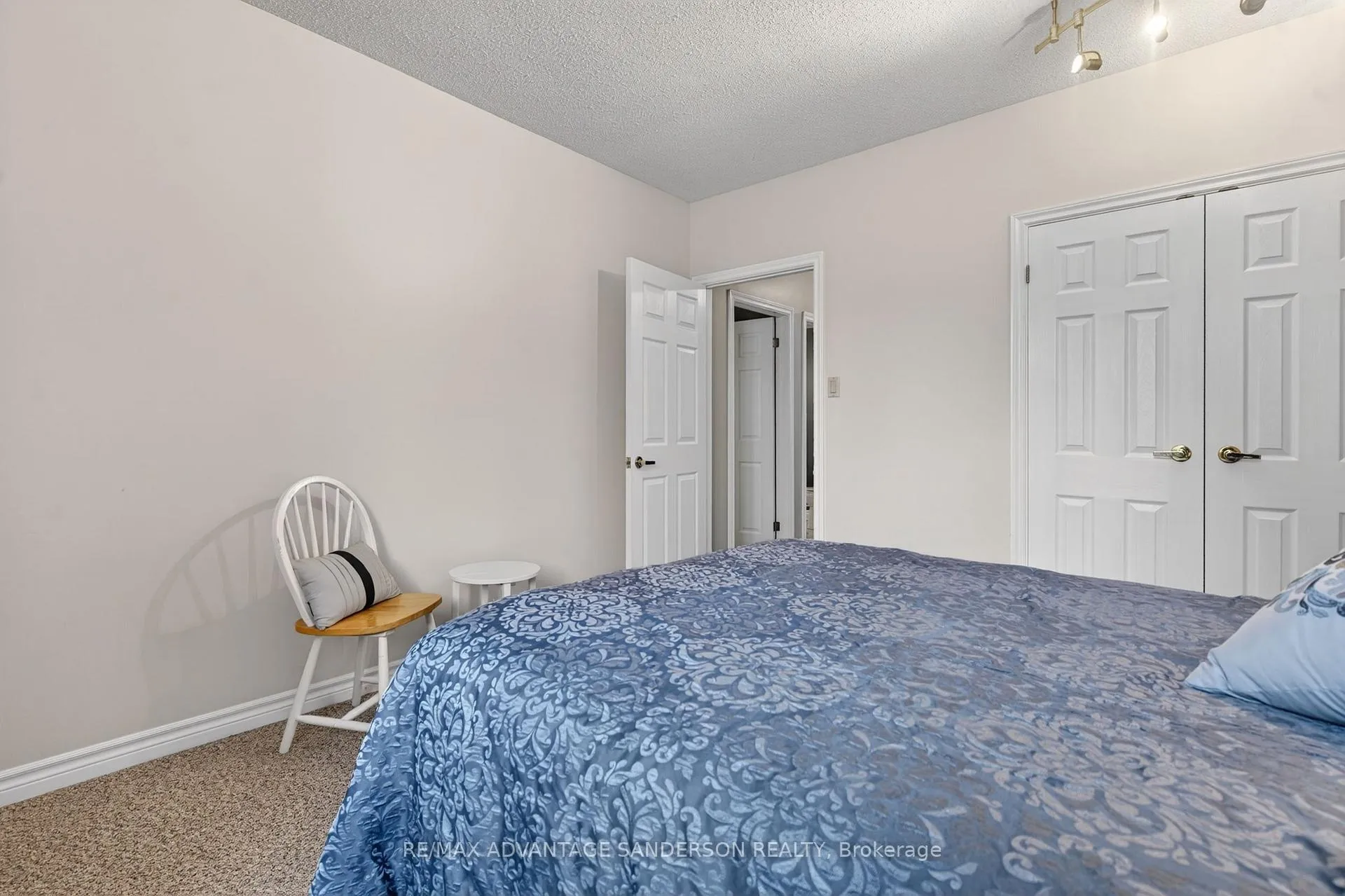 Photo 37 of 109 Salisbury Drive, Middlesex Centre, Birr — HOMEH