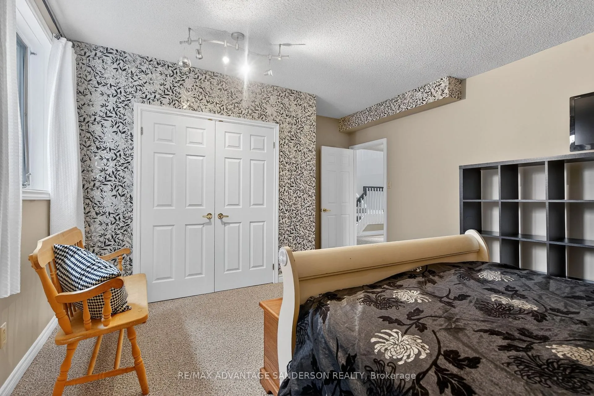 Photo 39 of 109 Salisbury Drive, Middlesex Centre, Birr — HOMEH