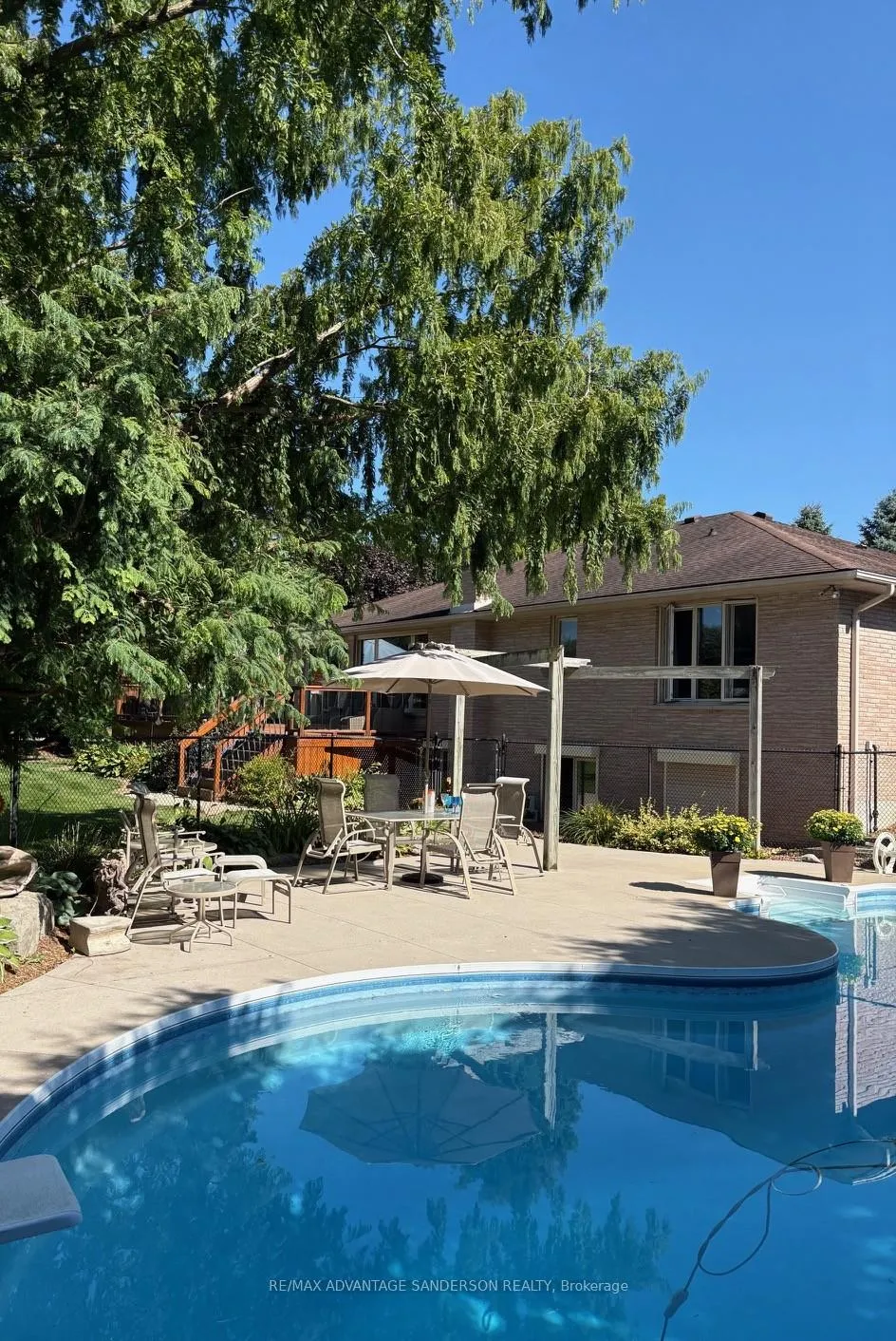 Photo 43 of 109 Salisbury Drive, Middlesex Centre, Birr — HOMEH