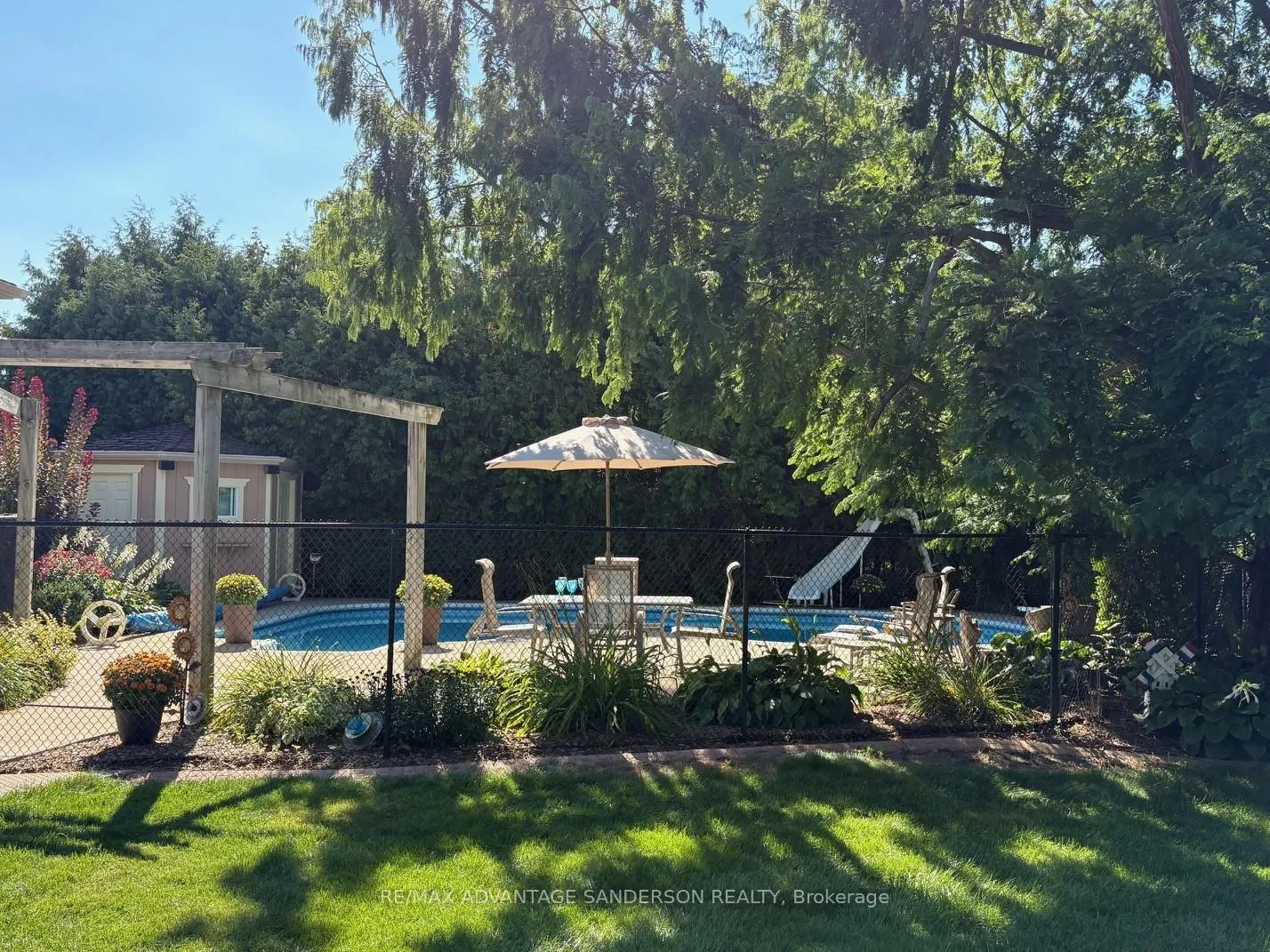 Photo 44 of 109 Salisbury Drive, Middlesex Centre, Birr — HOMEH