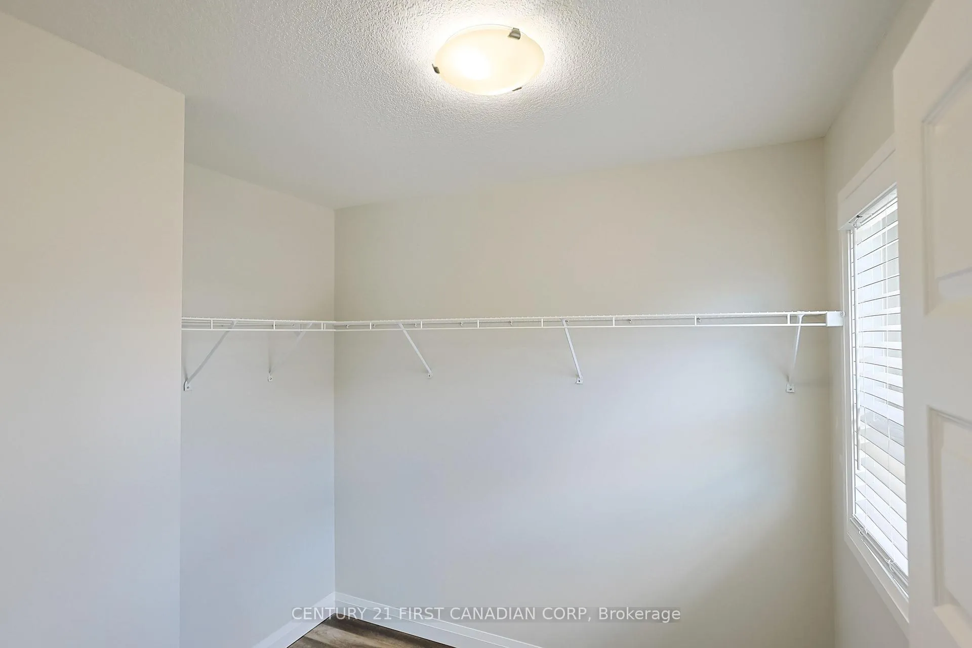 Photo 32 of 827 Kleinburg Drive E, London, North B — HOMEH