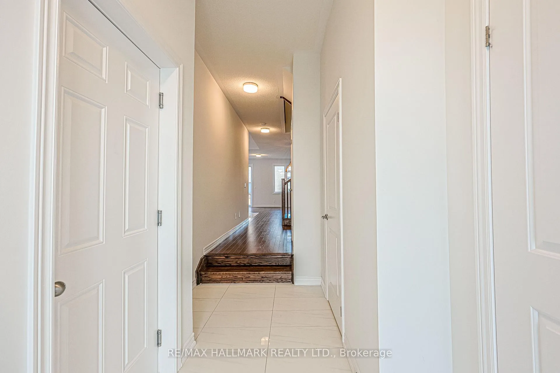Photo 2 of 43 Seedling Crescent, Markham, Rural Markham — HOMEH
