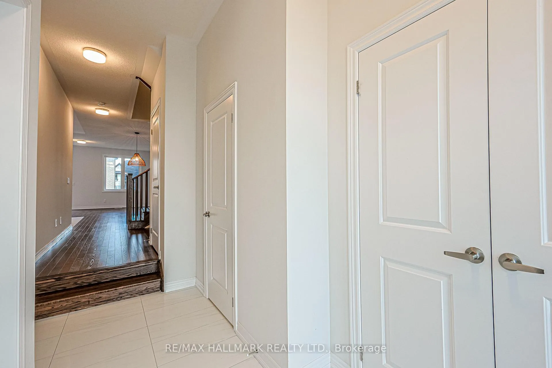 Photo 4 of 43 Seedling Crescent, Markham, Rural Markham — HOMEH