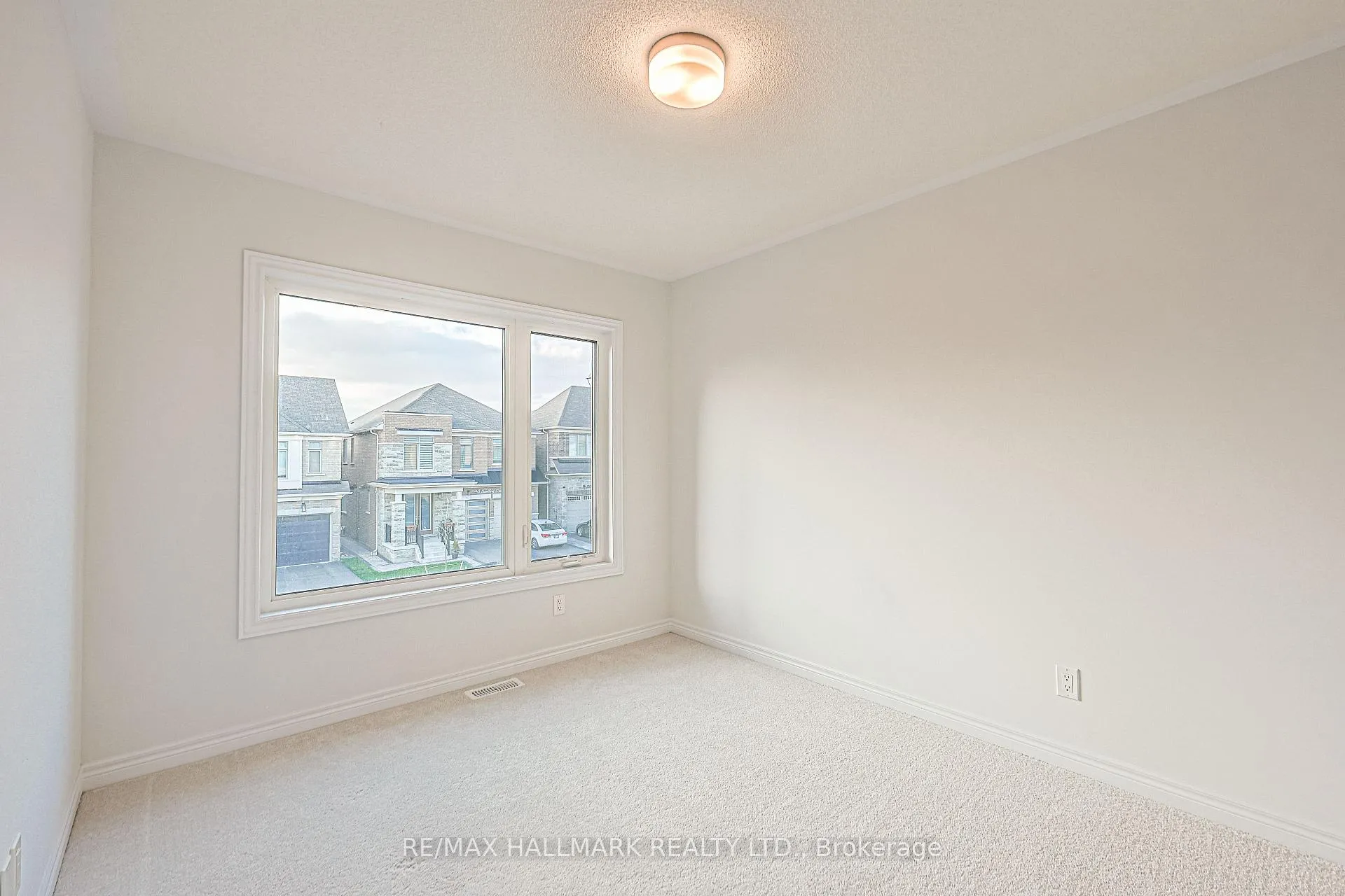 Photo 18 of 43 Seedling Crescent, Markham, Rural Markham — HOMEH