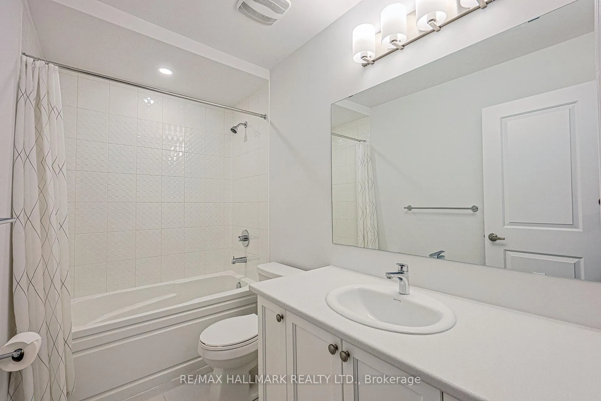 Photo 20 of 43 Seedling Crescent, Markham, Rural Markham — HOMEH