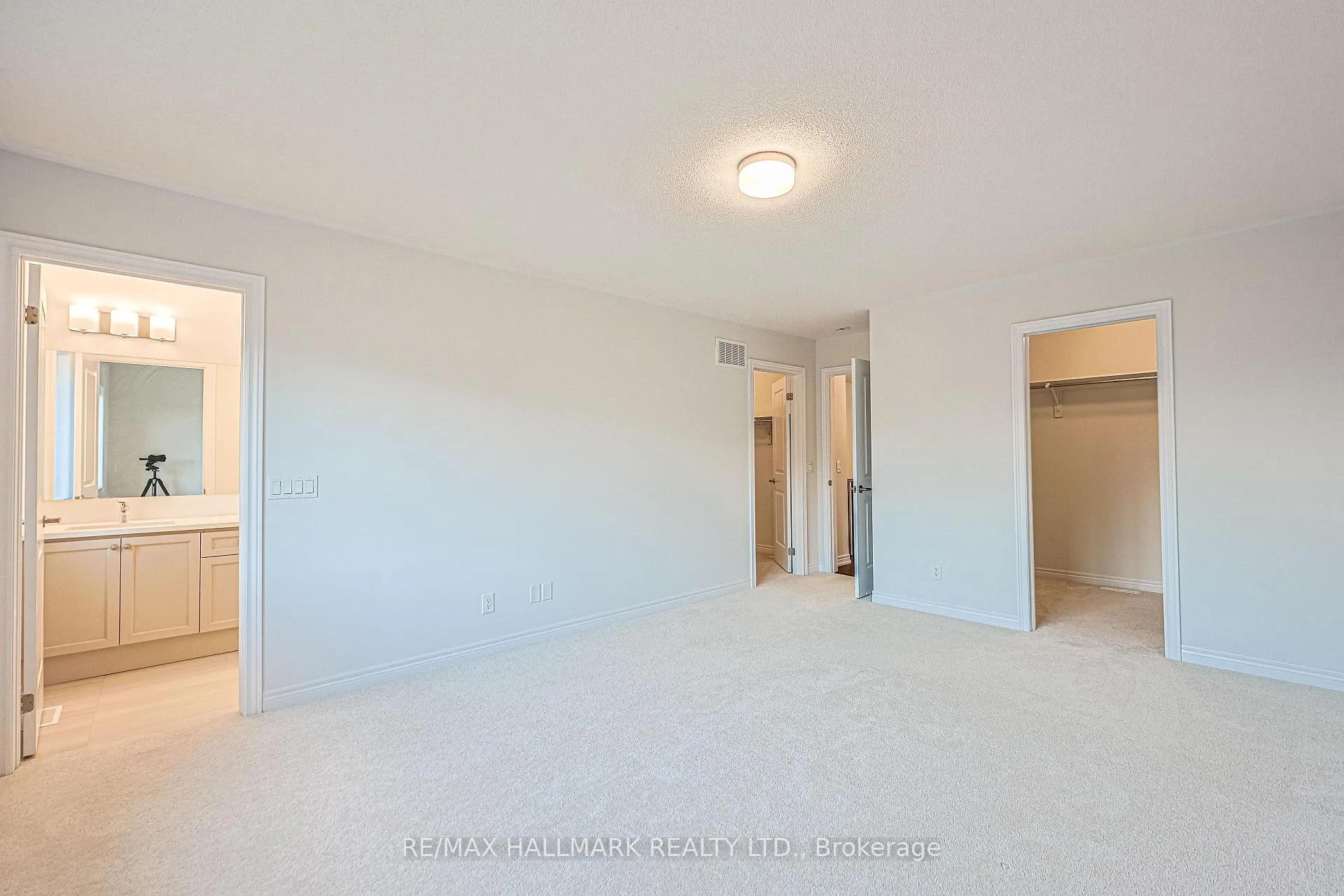 Photo 22 of 43 Seedling Crescent, Markham, Rural Markham — HOMEH