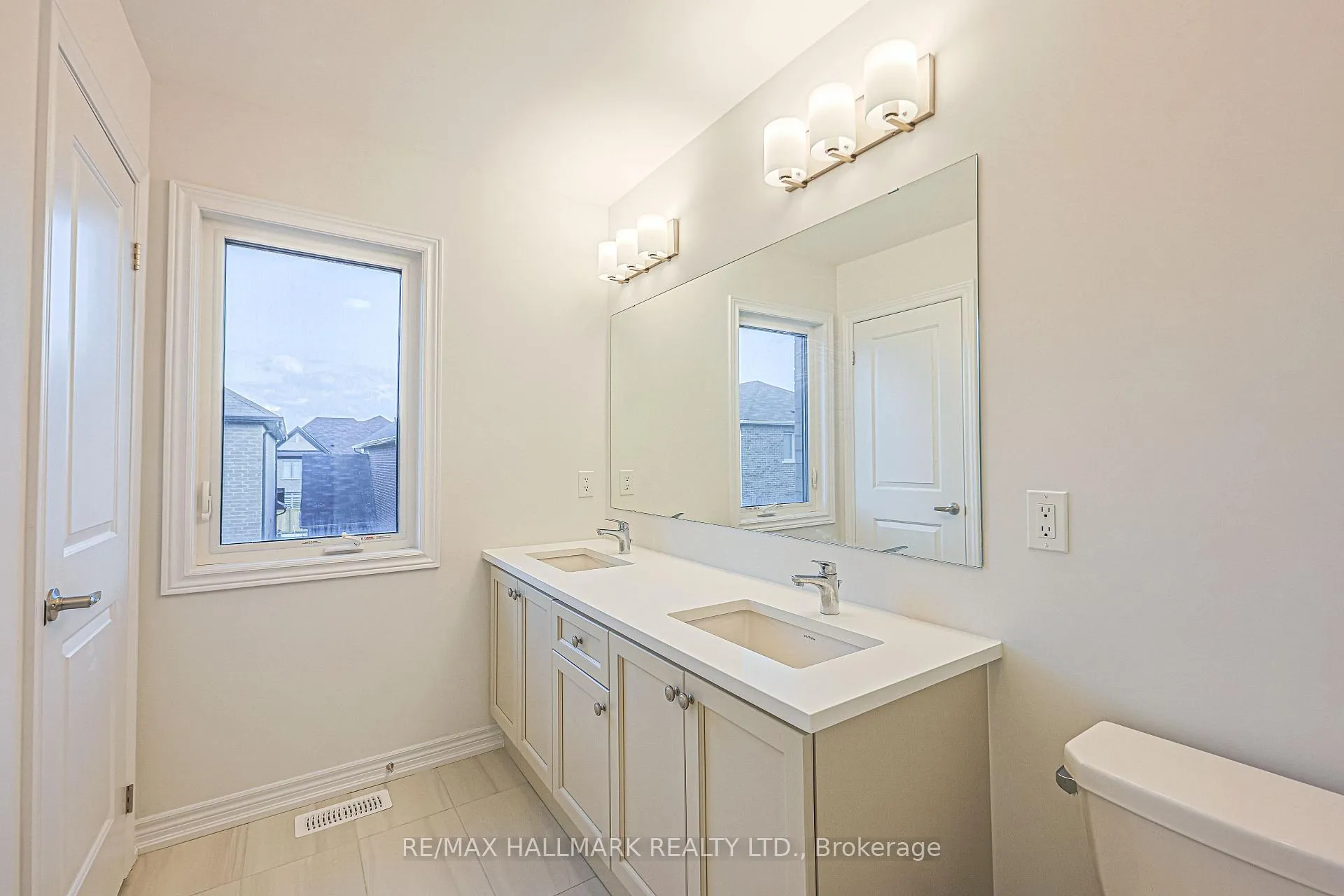 Photo 26 of 43 Seedling Crescent, Markham, Rural Markham — HOMEH