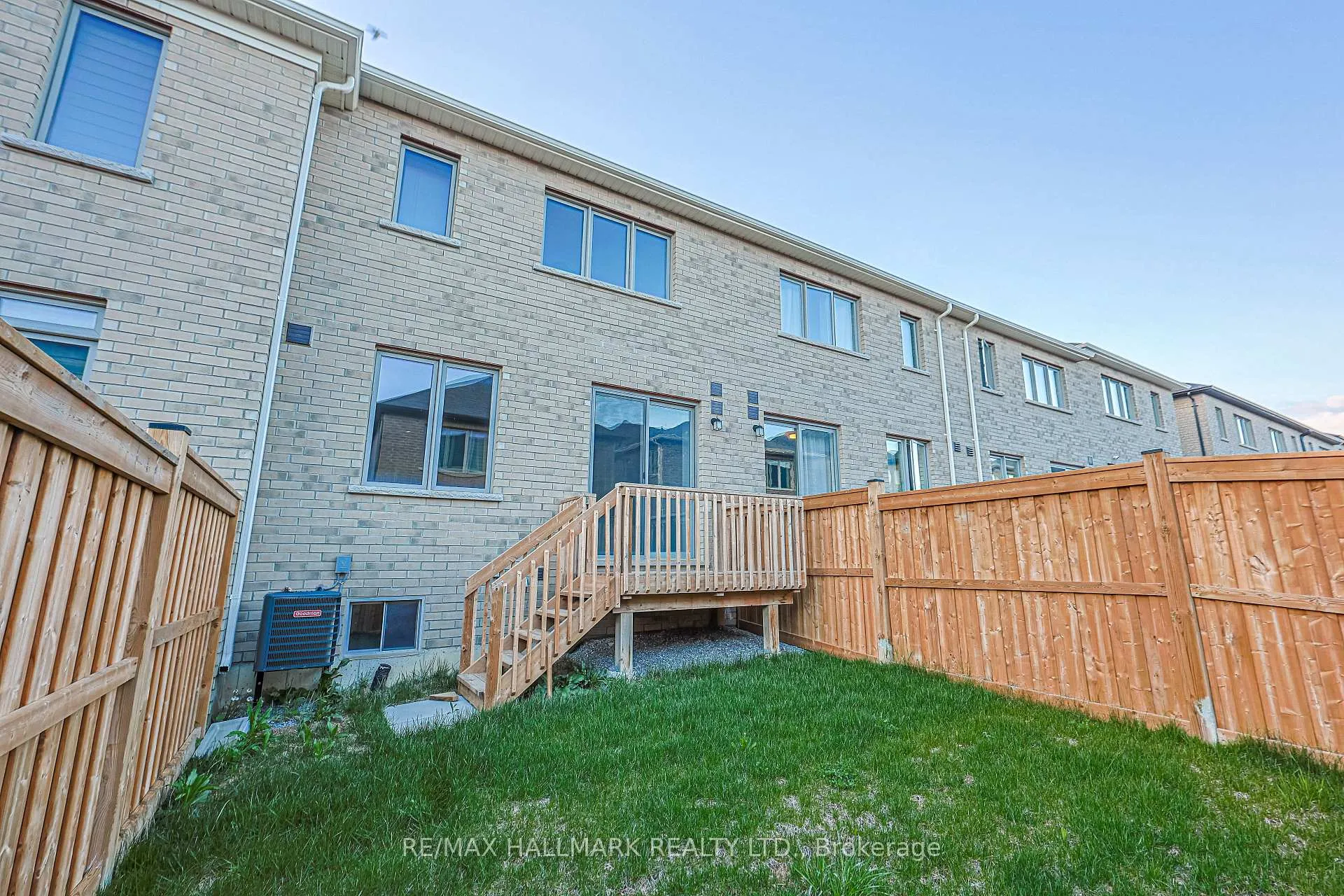 Photo 29 of 43 Seedling Crescent, Markham, Rural Markham — HOMEH