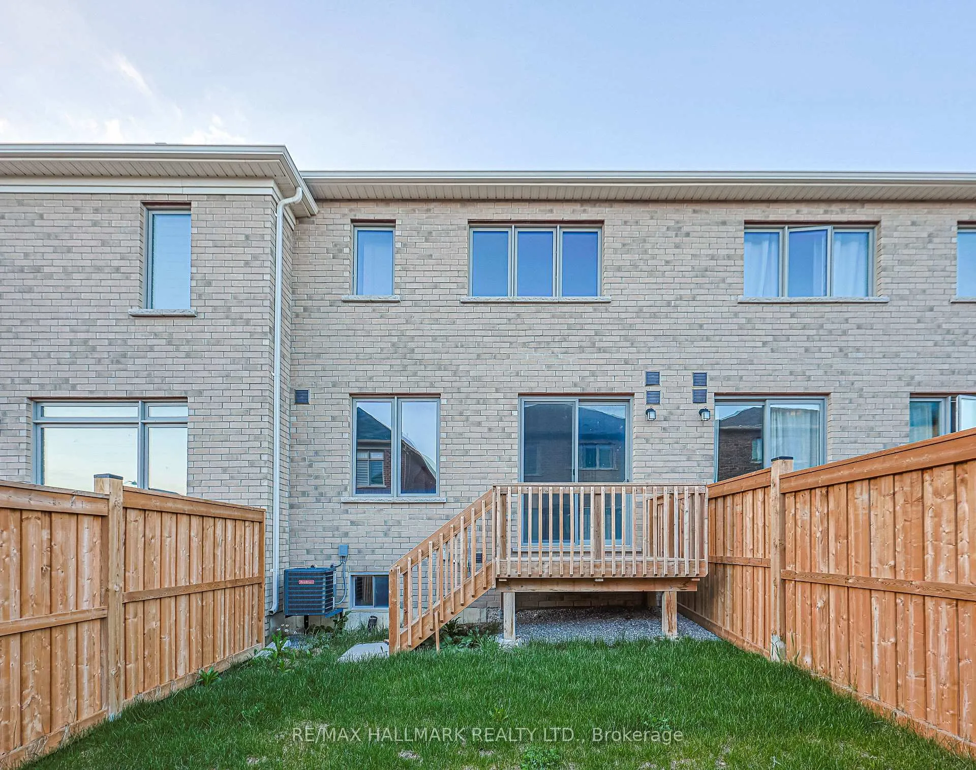 Photo 31 of 43 Seedling Crescent, Markham, Rural Markham — HOMEH