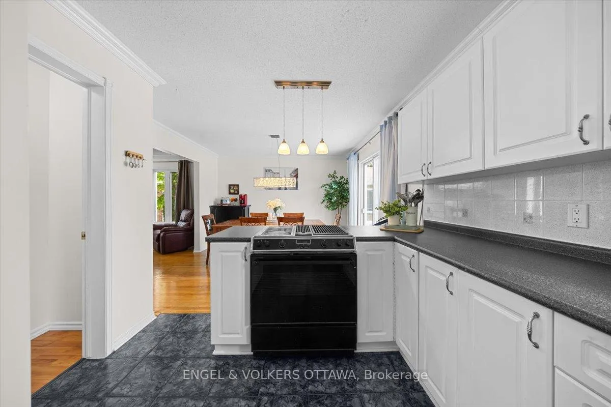 Photo 10 of 34 Percy Street, Casselman — HOMEH