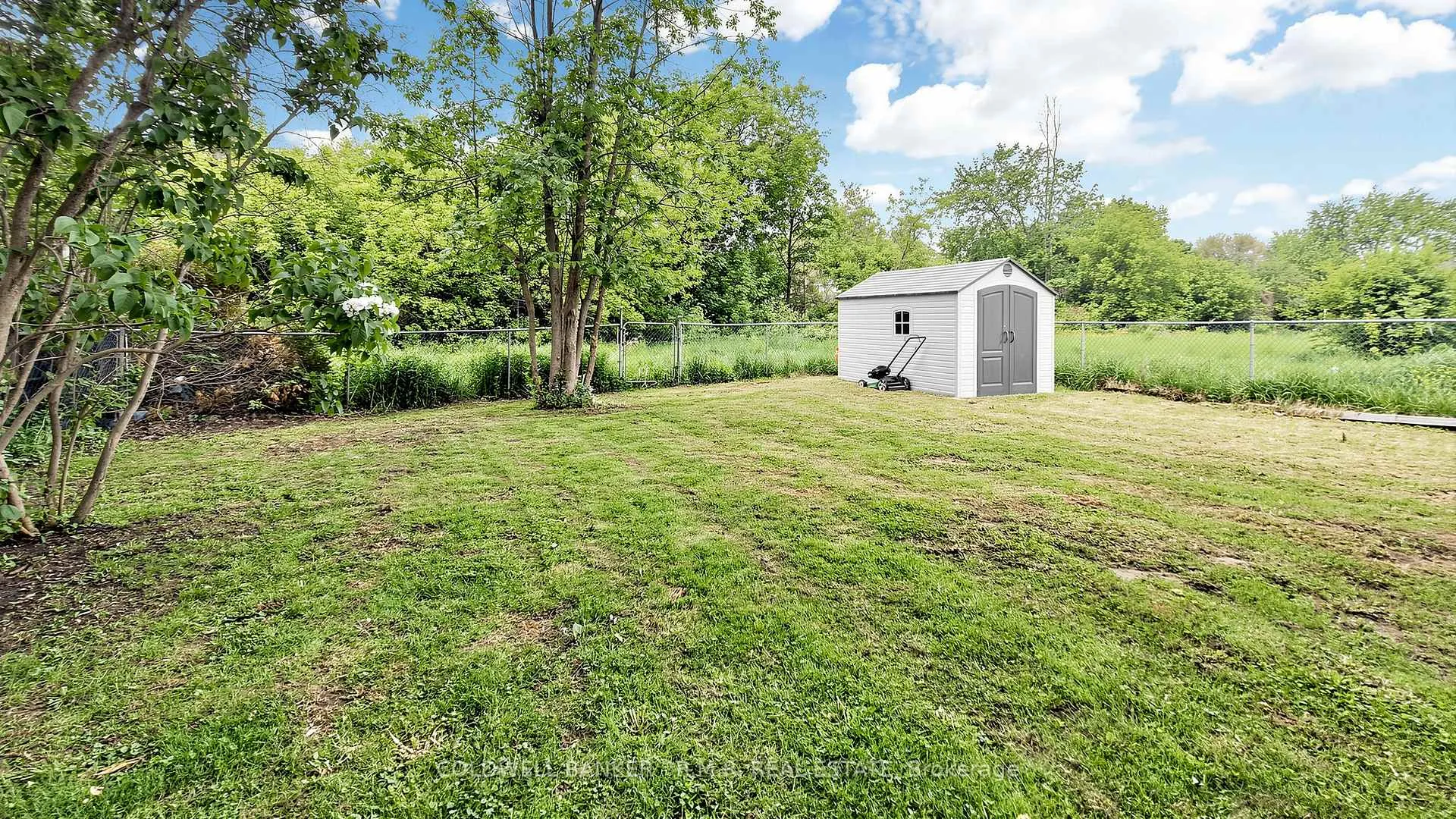Photo 45 of 98 Metro Road S, Georgina, Keswick North — HOMEH