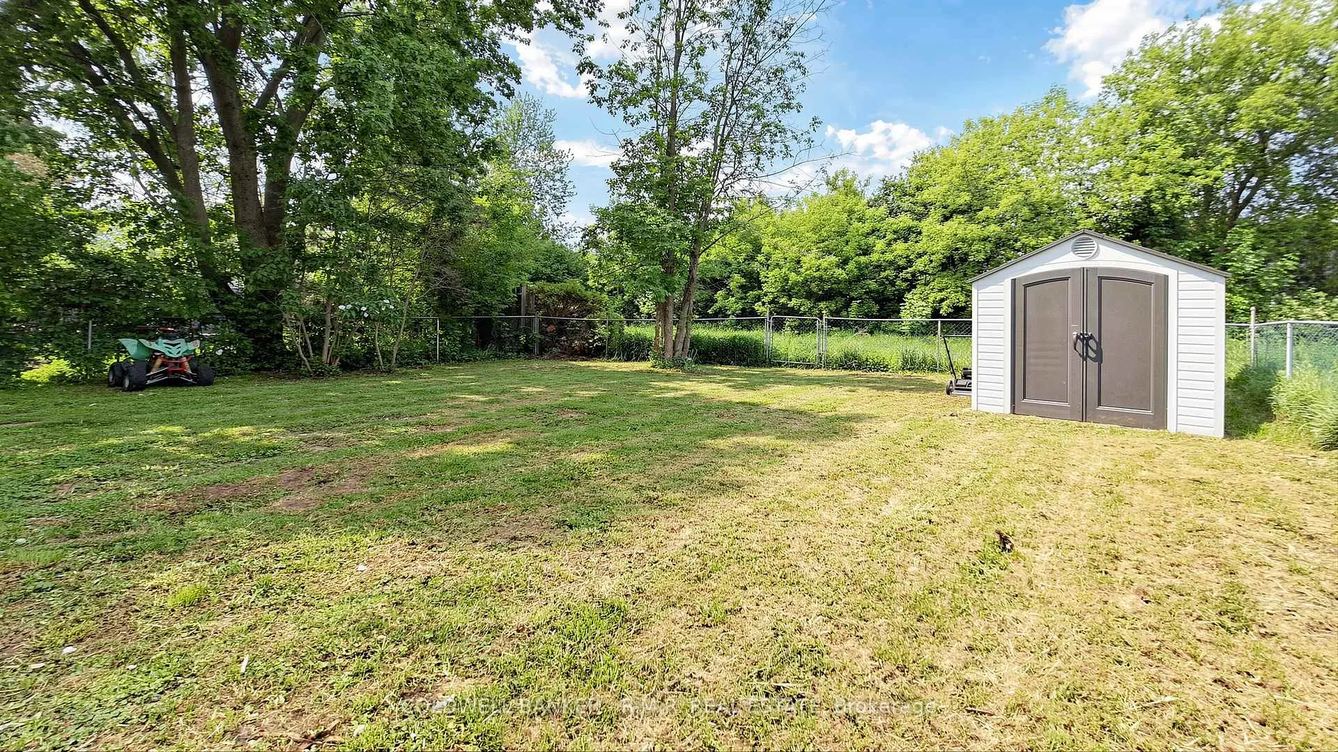 Photo 46 of 98 Metro Road S, Georgina, Keswick North — HOMEH