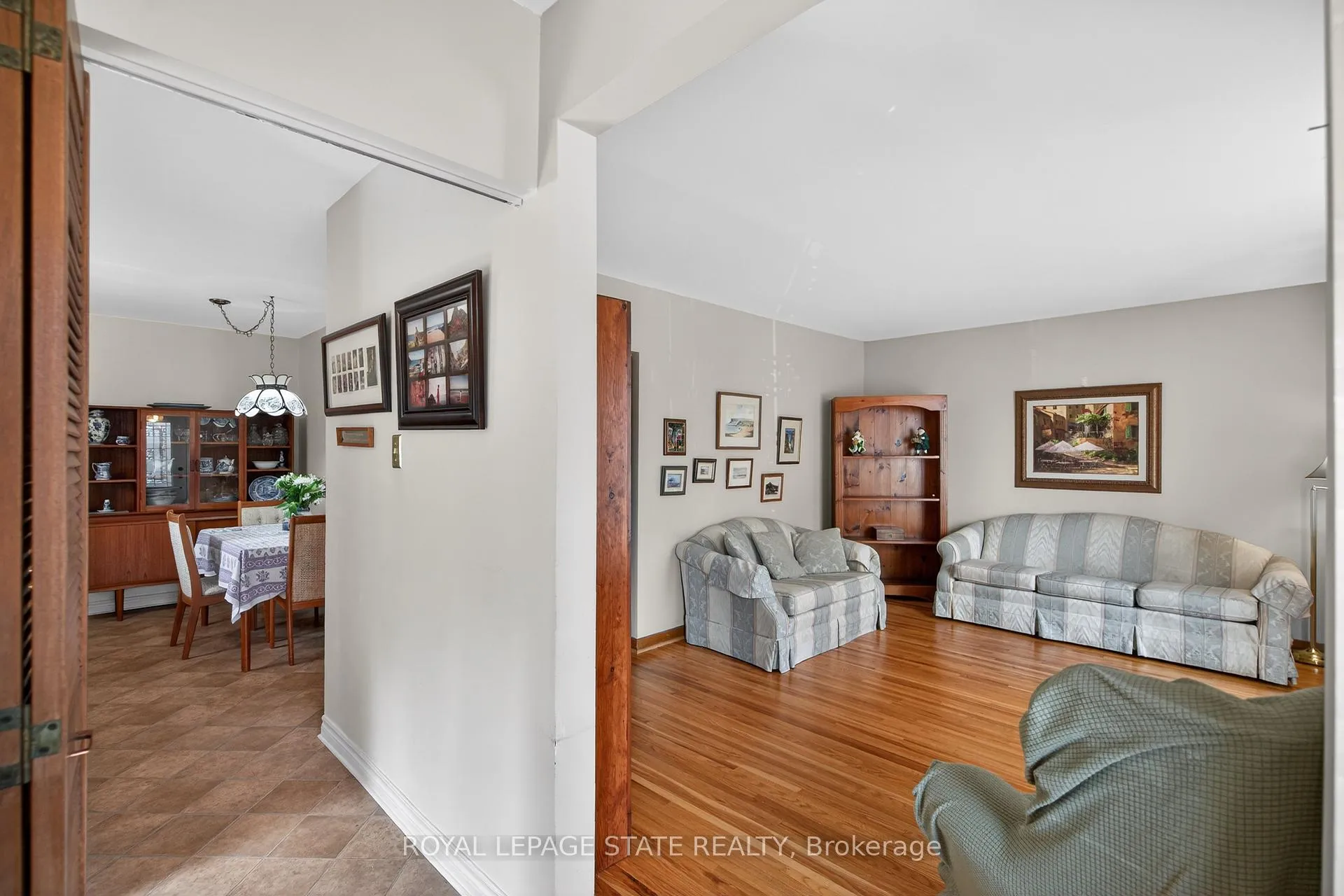 Photo 4 of 34 Helen Street, Hamilton, Dundas — HOMEH