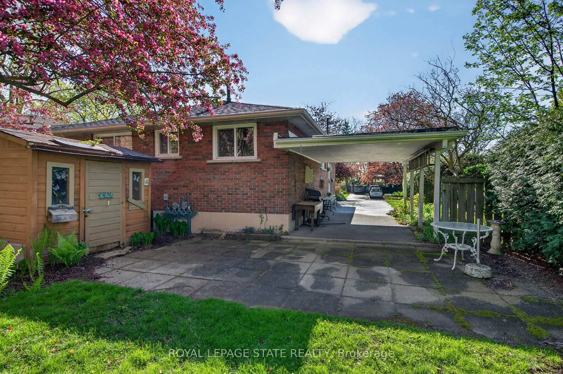 Photo 29 of 34 Helen Street, Hamilton, Dundas — HOMEH