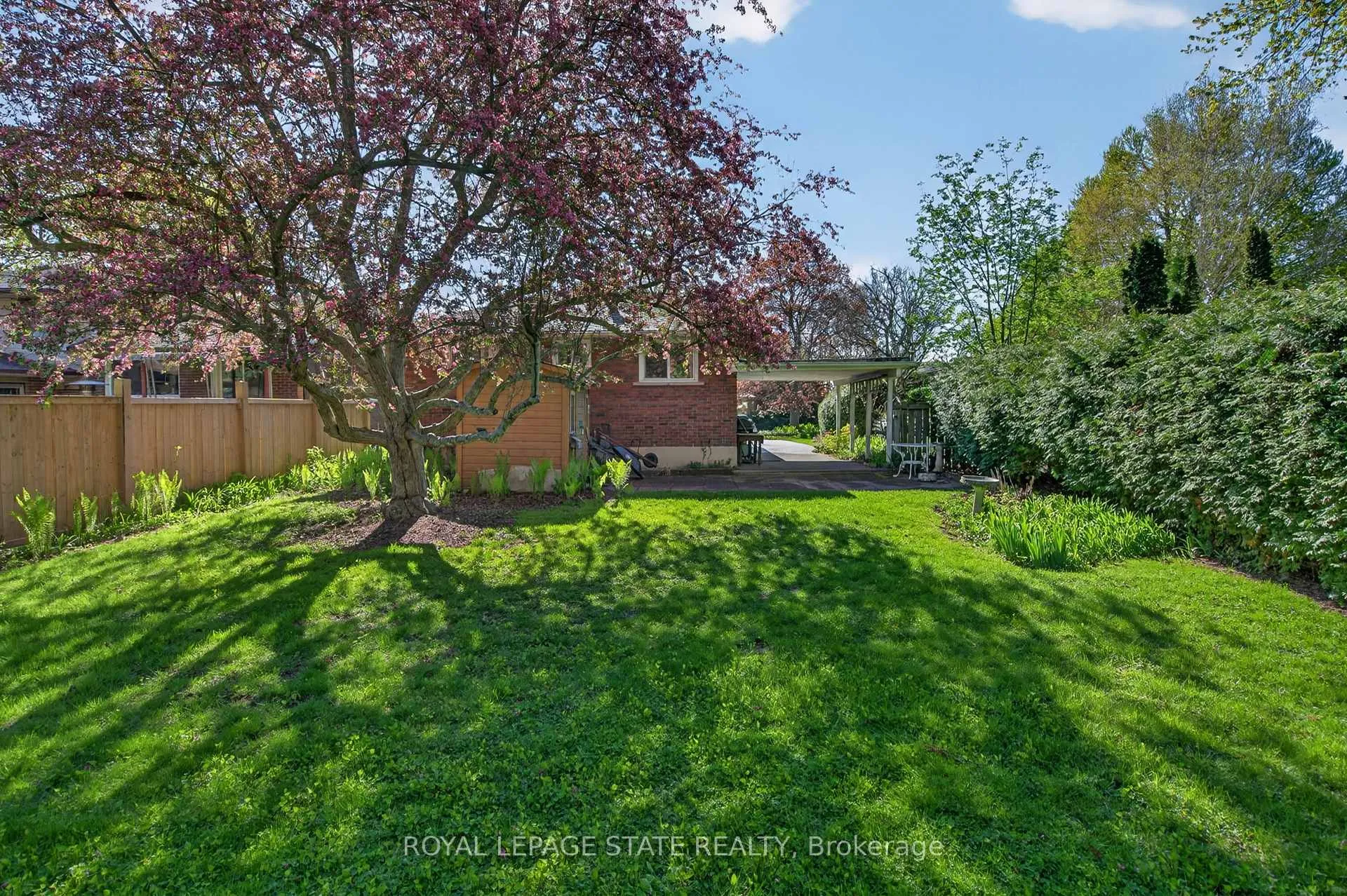 Photo 30 of 34 Helen Street, Hamilton, Dundas — HOMEH
