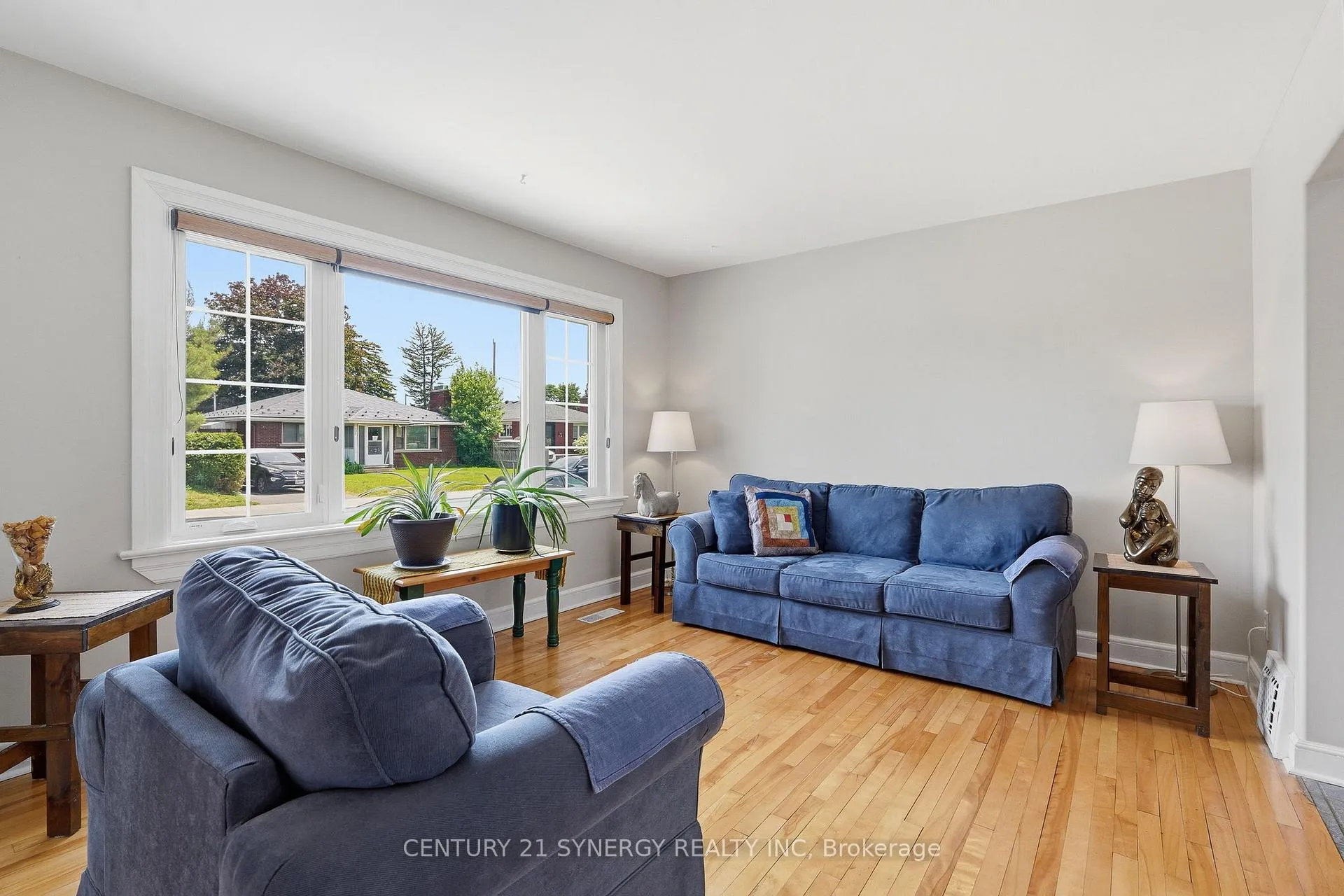 Photo 5 of 1324 Avenue O, Ottawa, Eastway Gardens/Industrial Park — HOMEH