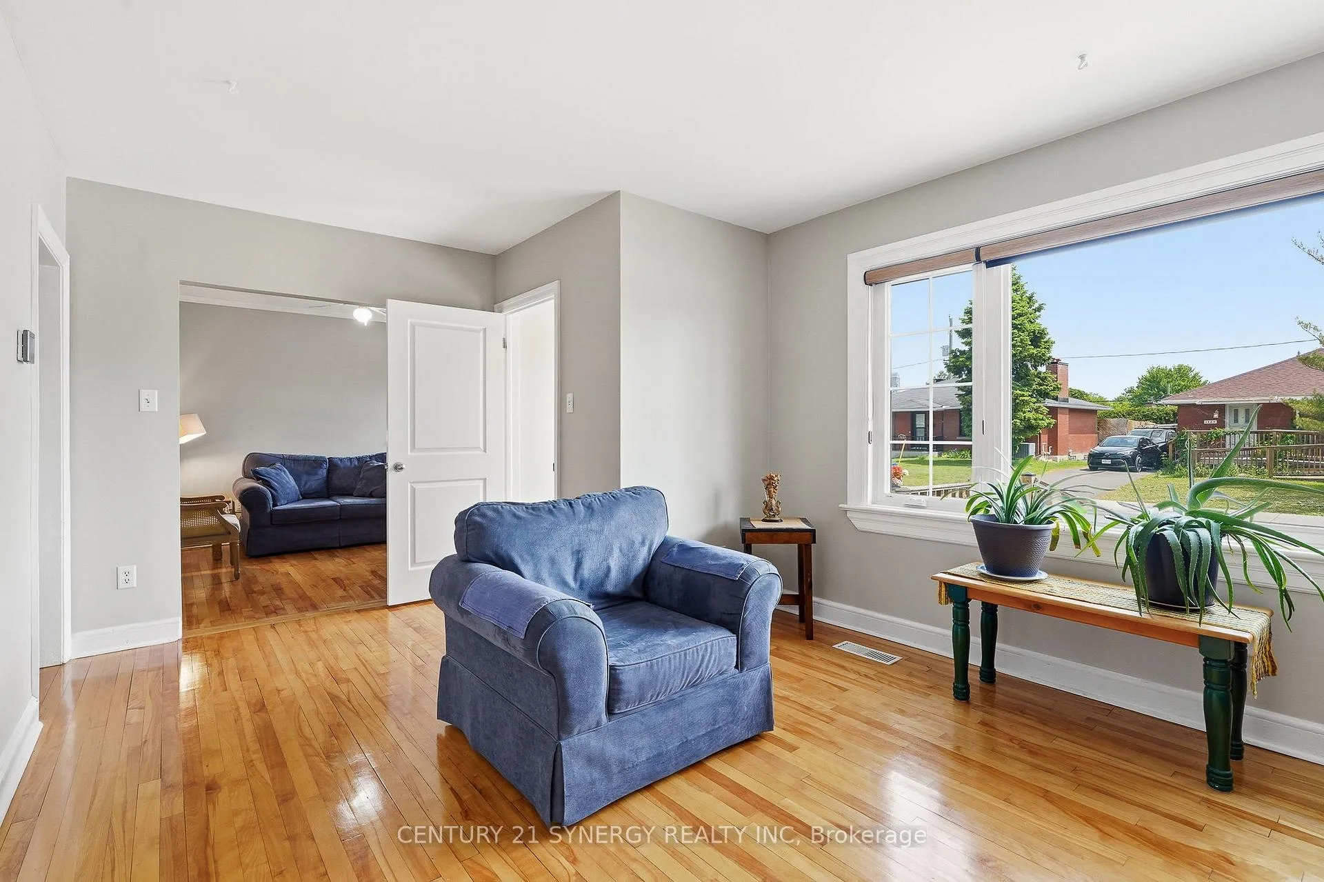Photo 6 of 1324 Avenue O, Ottawa, Eastway Gardens/Industrial Park — HOMEH