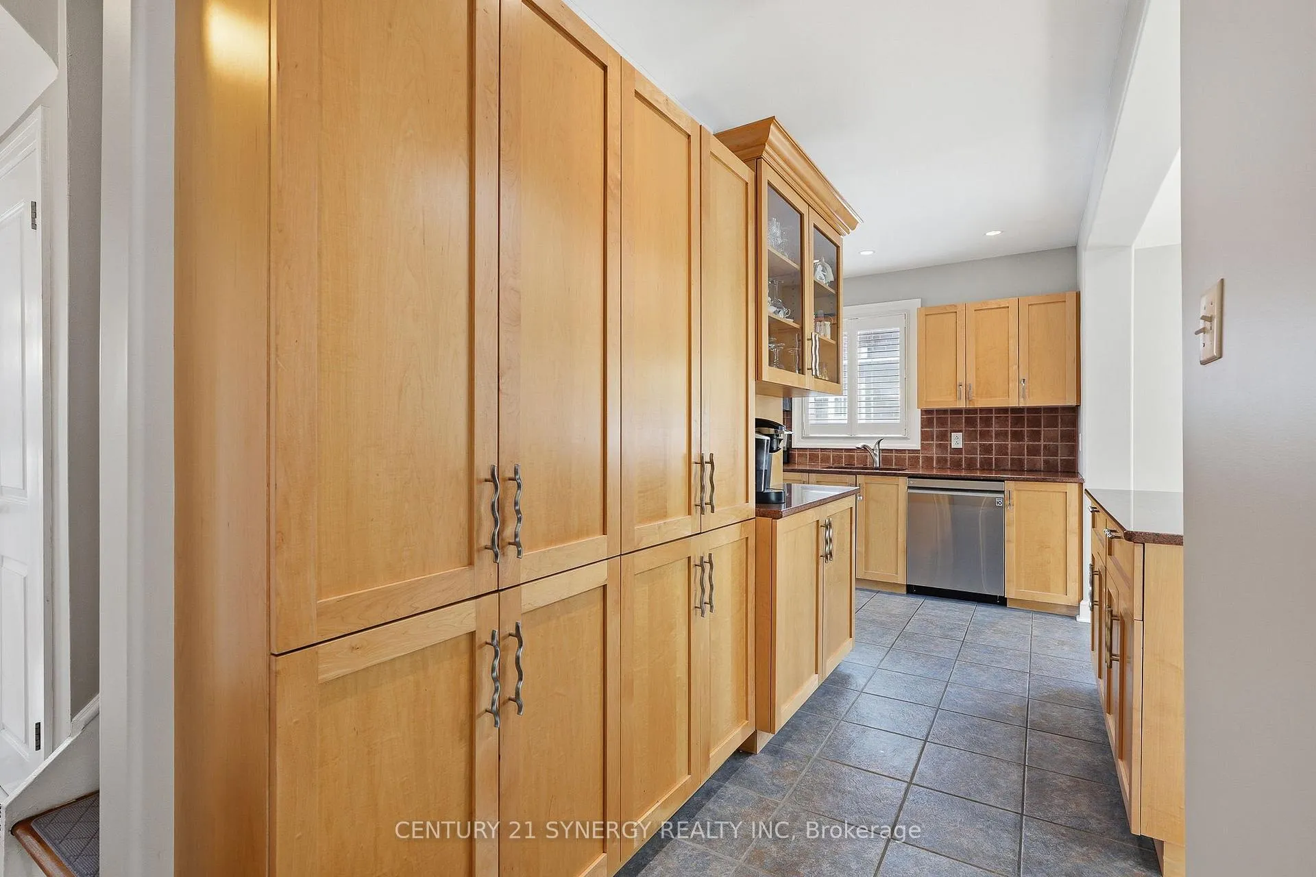 Photo 11 of 1324 Avenue O, Ottawa, Eastway Gardens/Industrial Park — HOMEH
